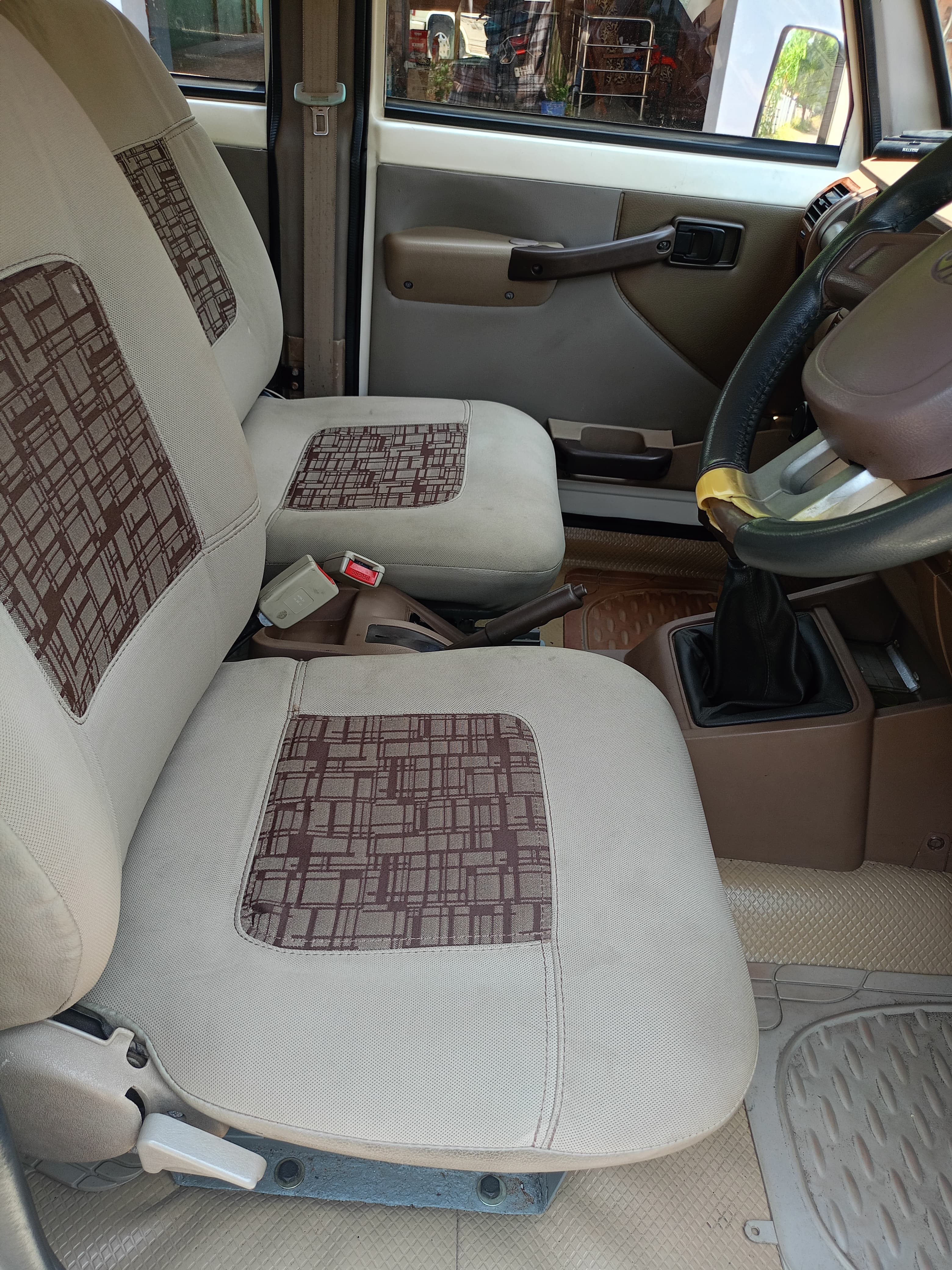 Mahindra Bolero - Image 3