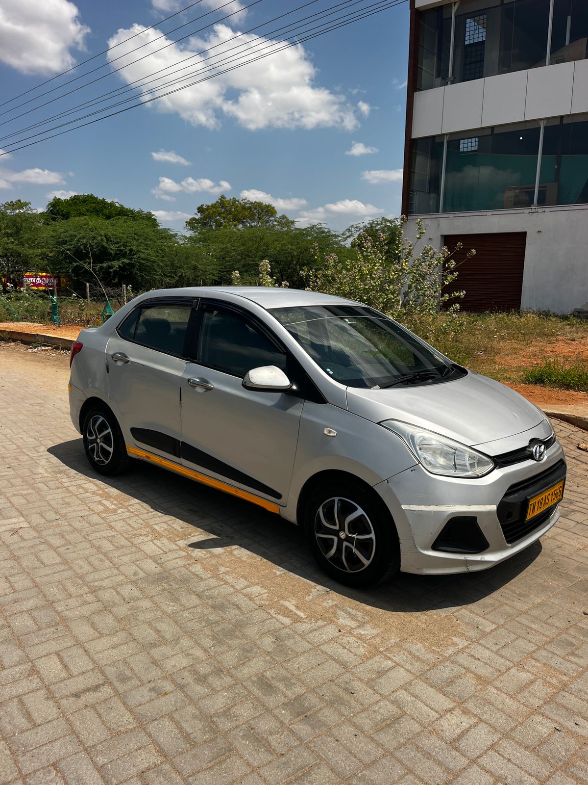 Hyundai Xcent - Image 2