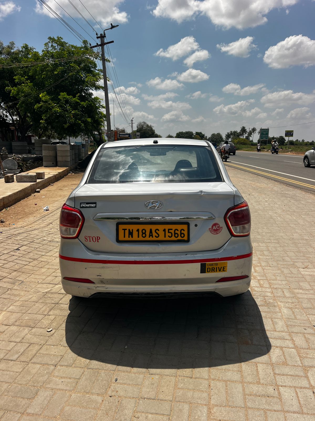 Hyundai Xcent - Image 5