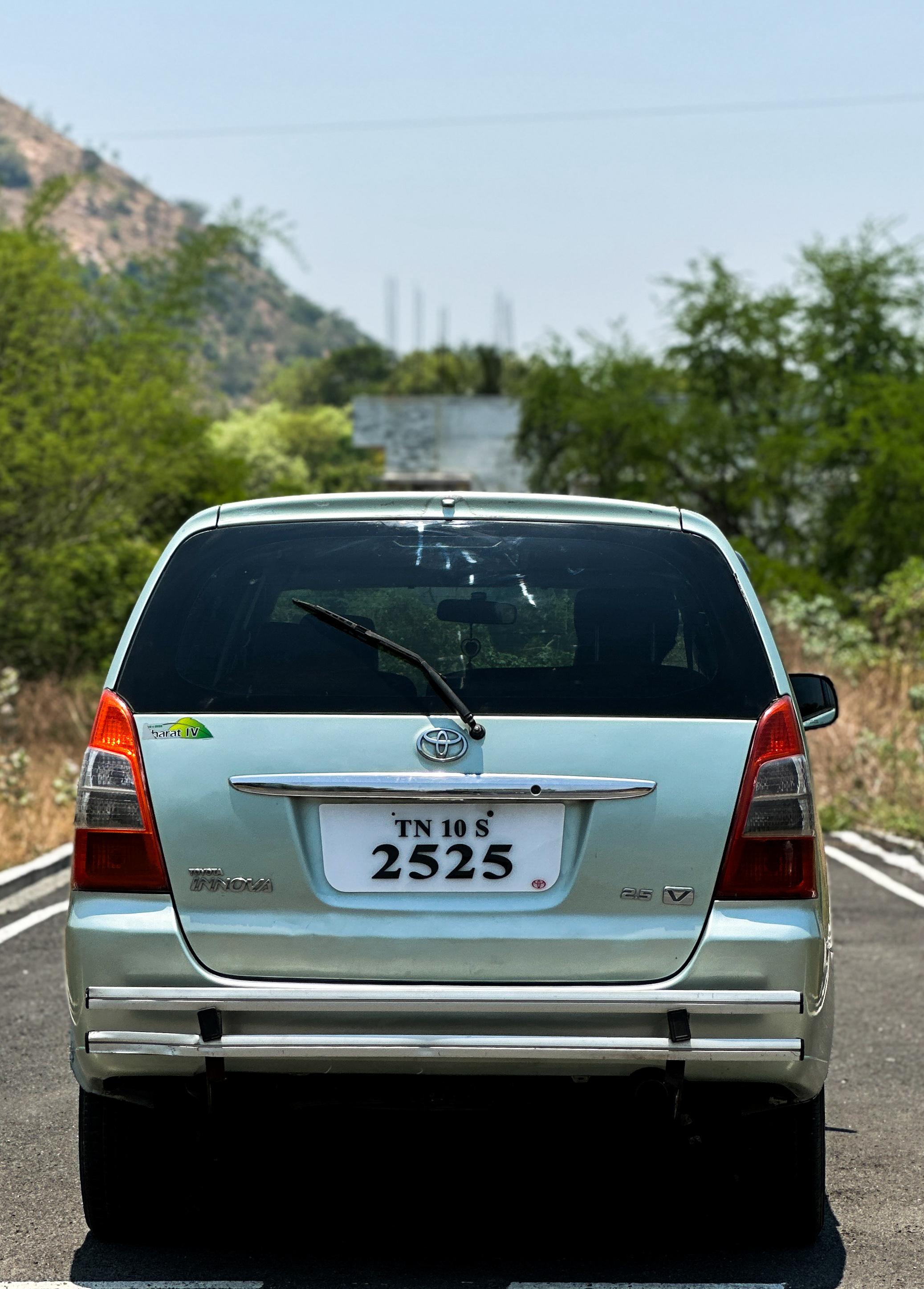 Toyota Innova - Image 2