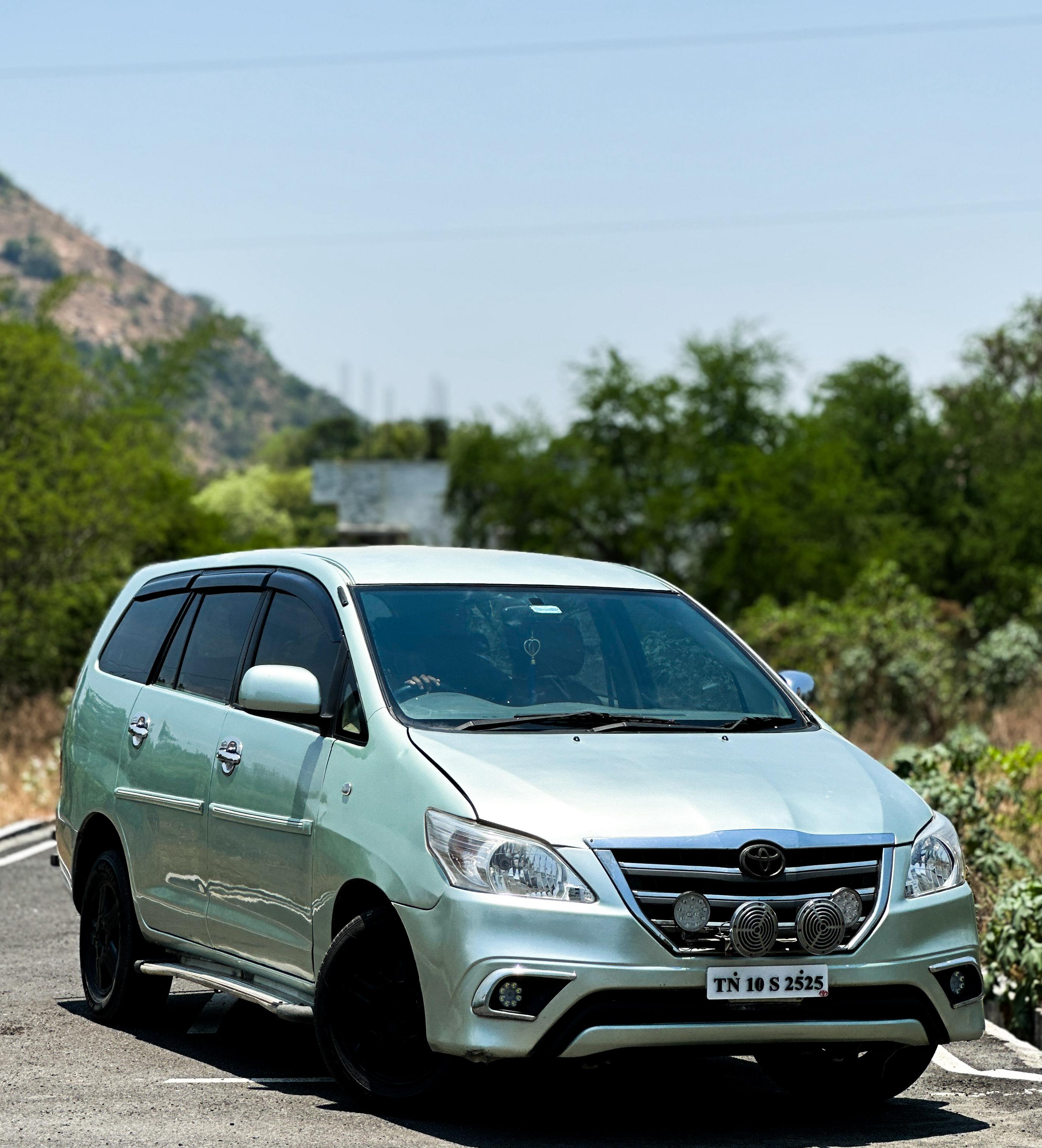 Toyota Innova - Image 7