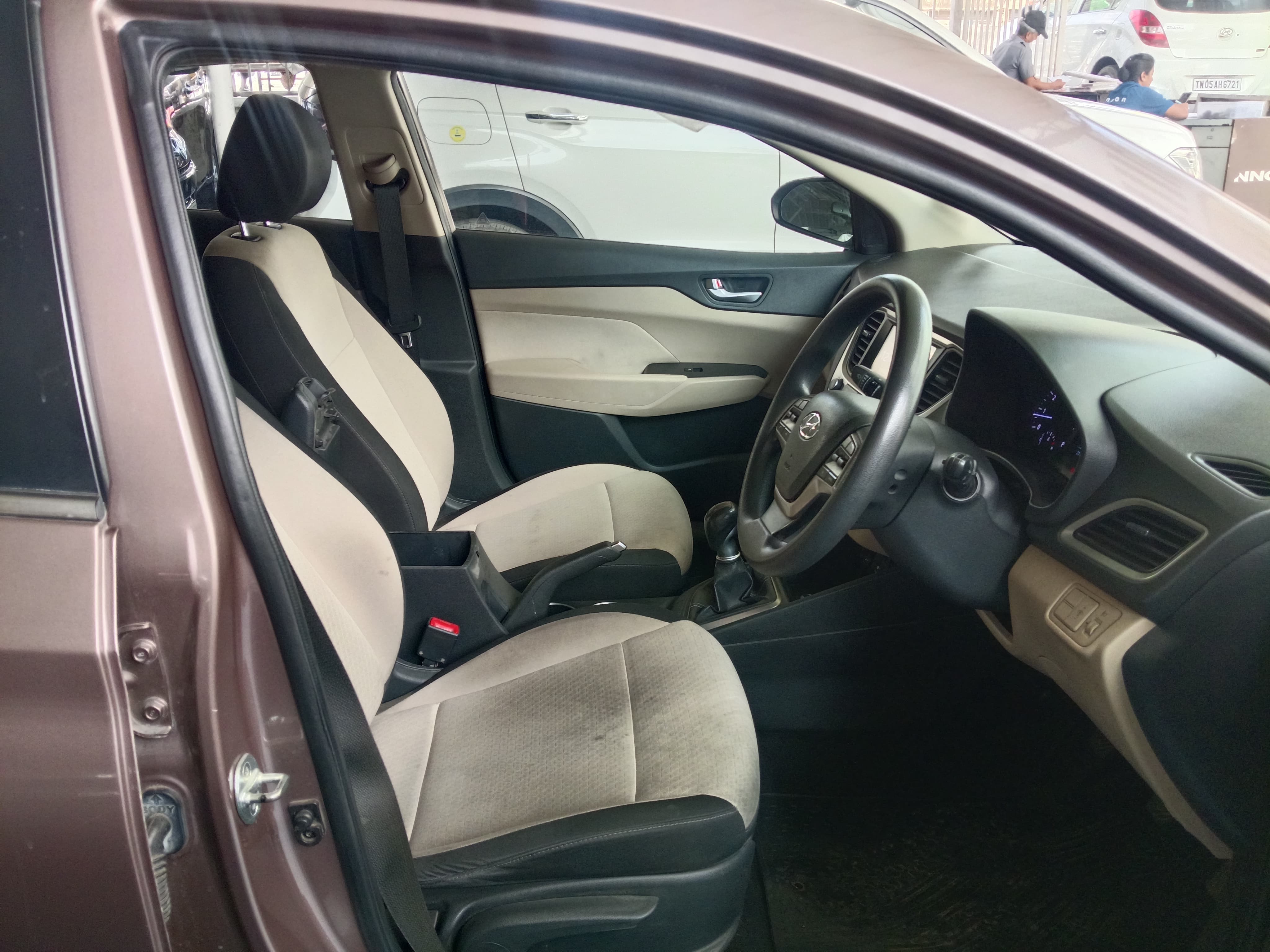 Hyundai Verna - Image 2