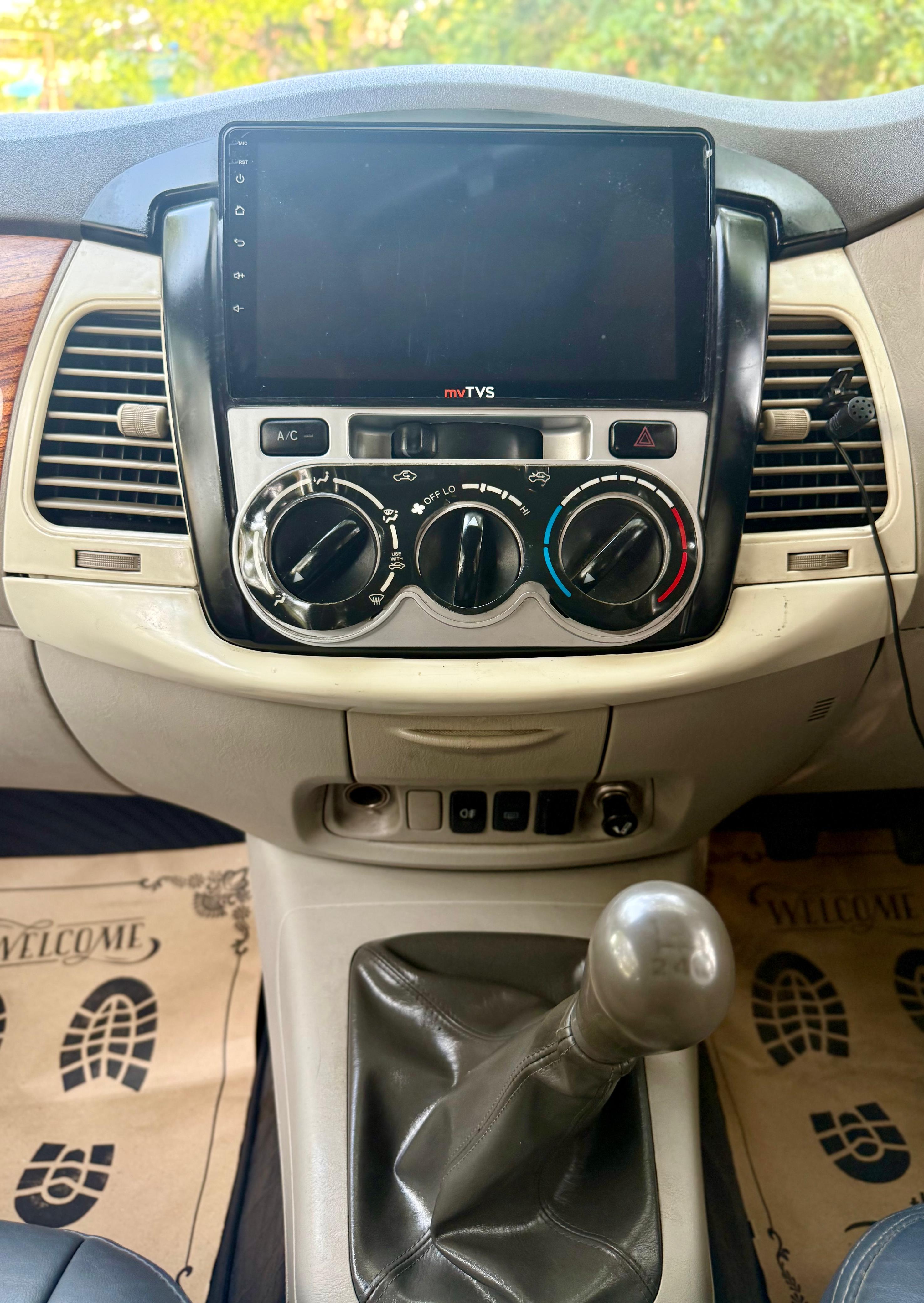 Toyota Innova - Image 5