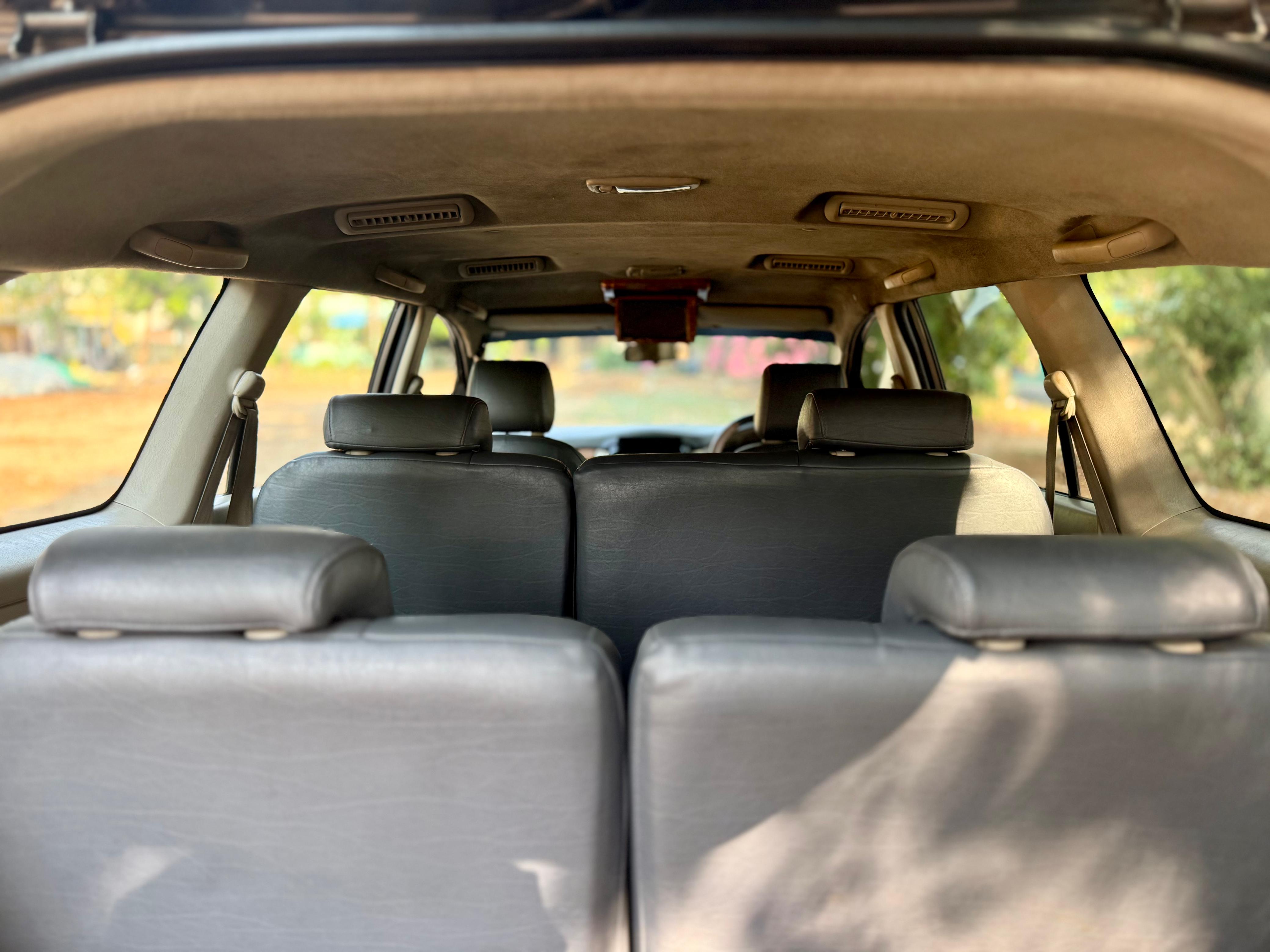 Toyota Innova - Image 8