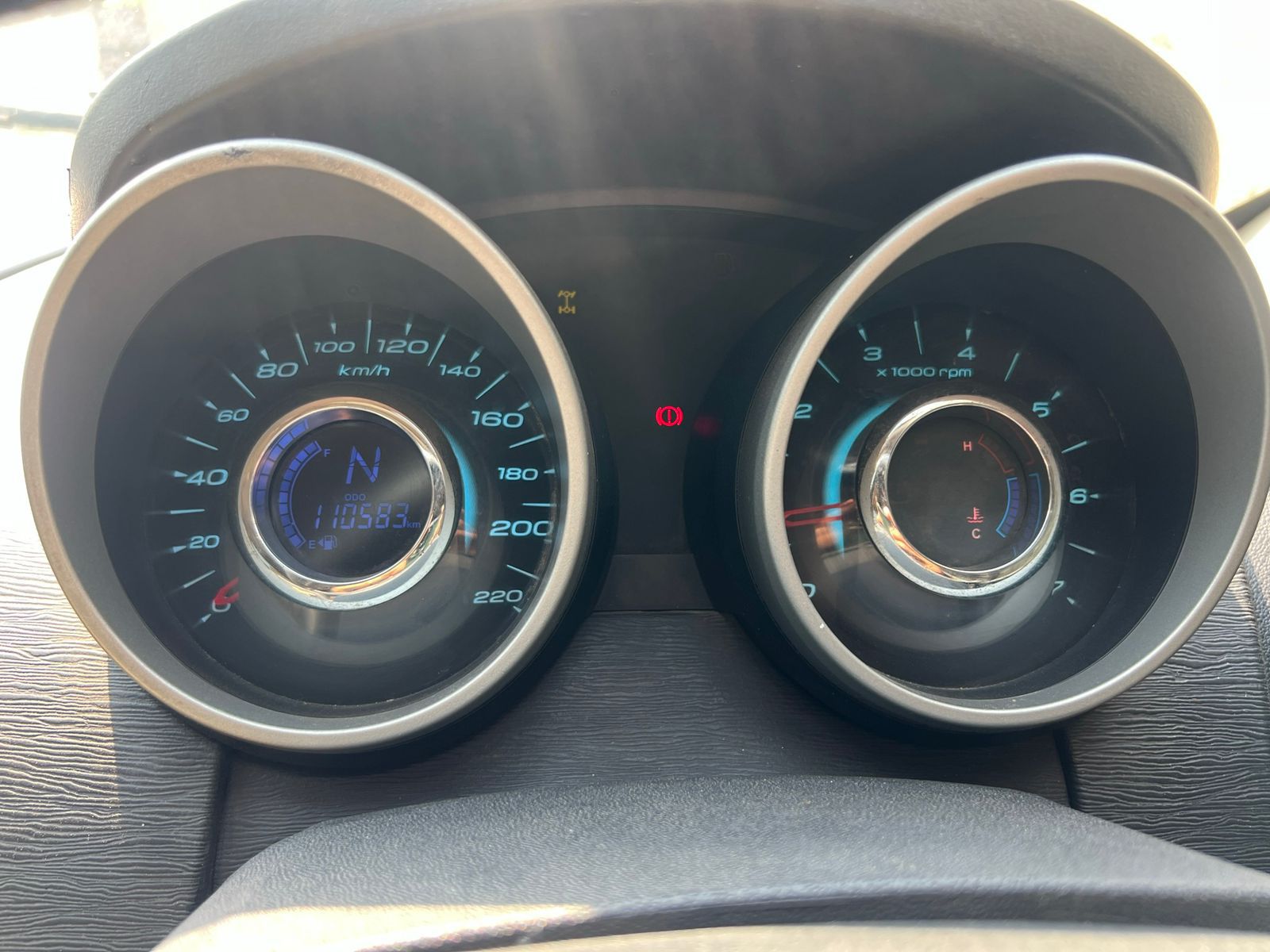 Mahindra XUV500 - Image 7