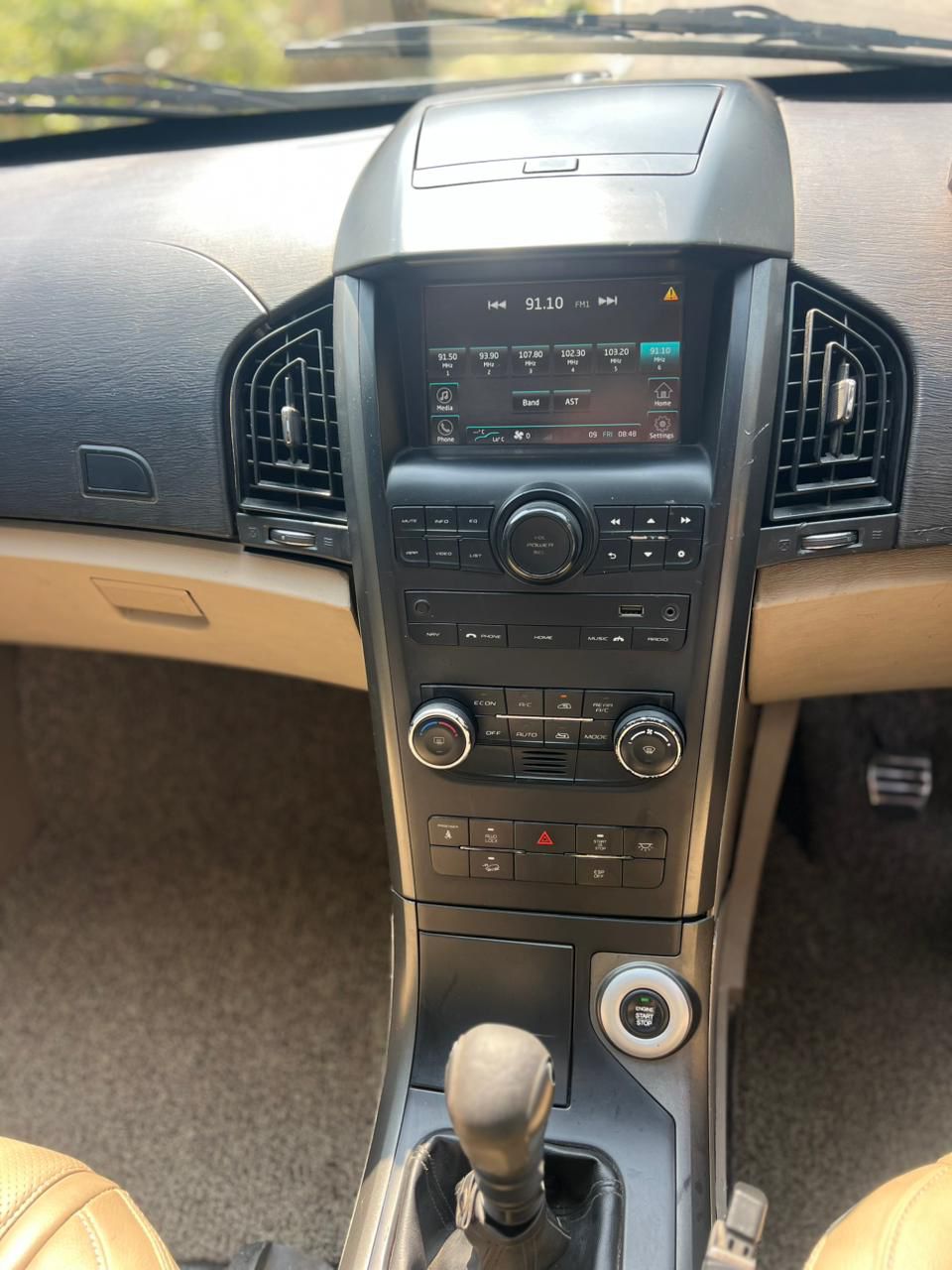 Mahindra XUV500 - Image 9