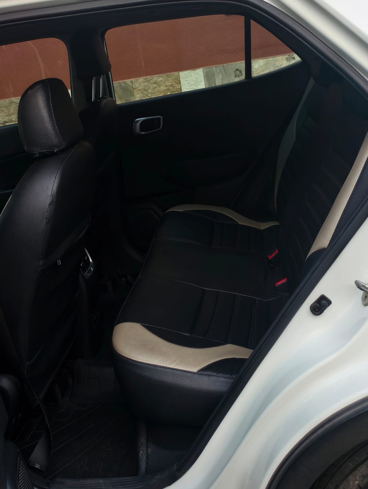 Hyundai Venue - Image 5