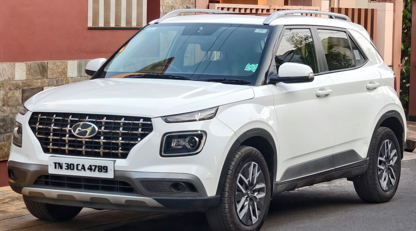 Hyundai Venue - Image 10