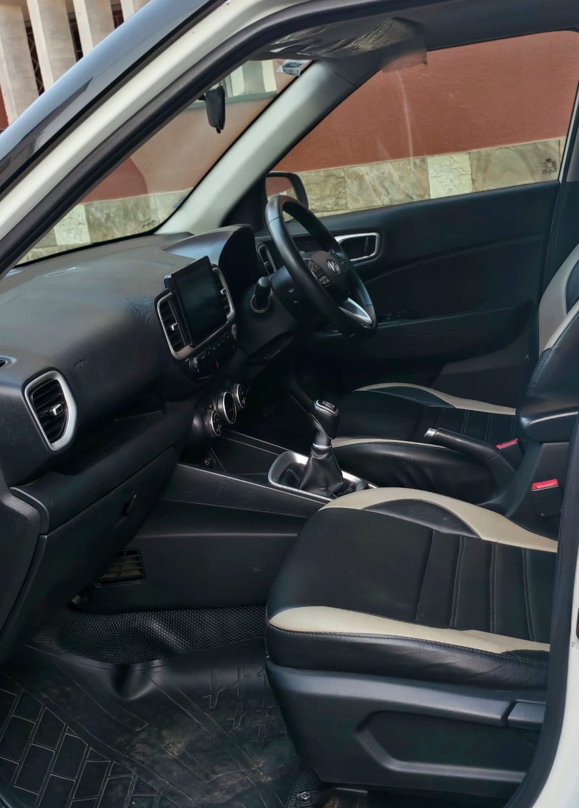 Hyundai Venue - Image 4