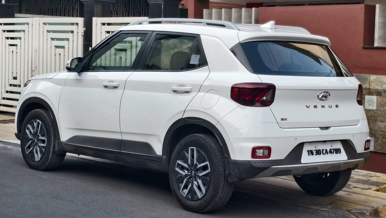 Hyundai Venue - Image 8