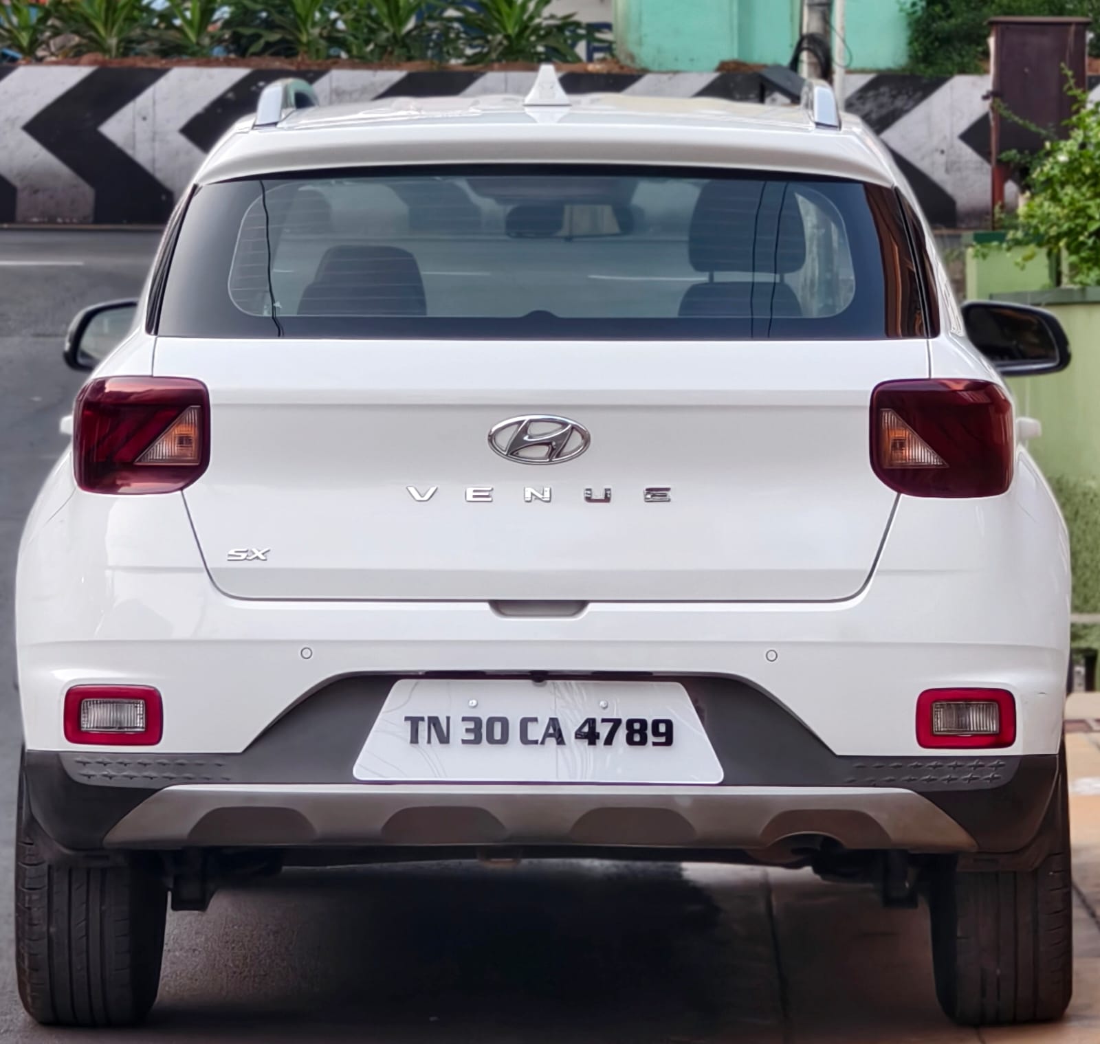 Hyundai Venue - Image 2