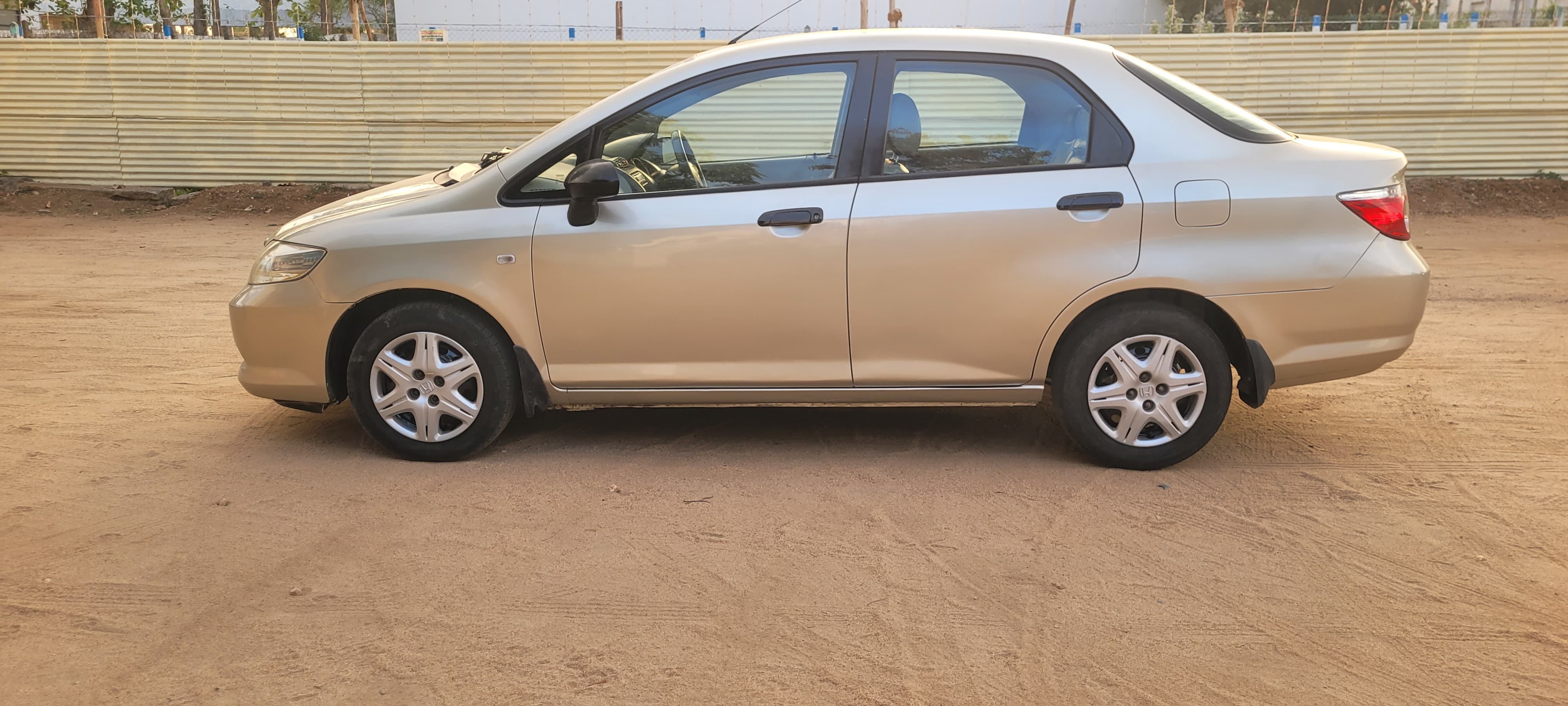 Honda City - Image 2