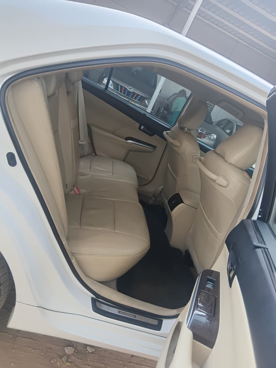 Toyota Camry - Image 10