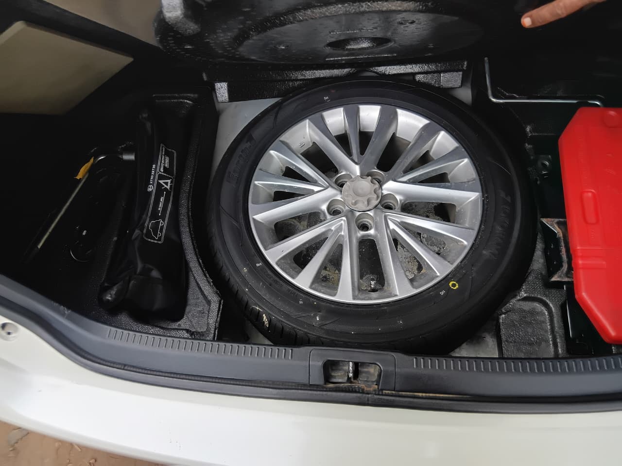 Toyota Camry - Image 12