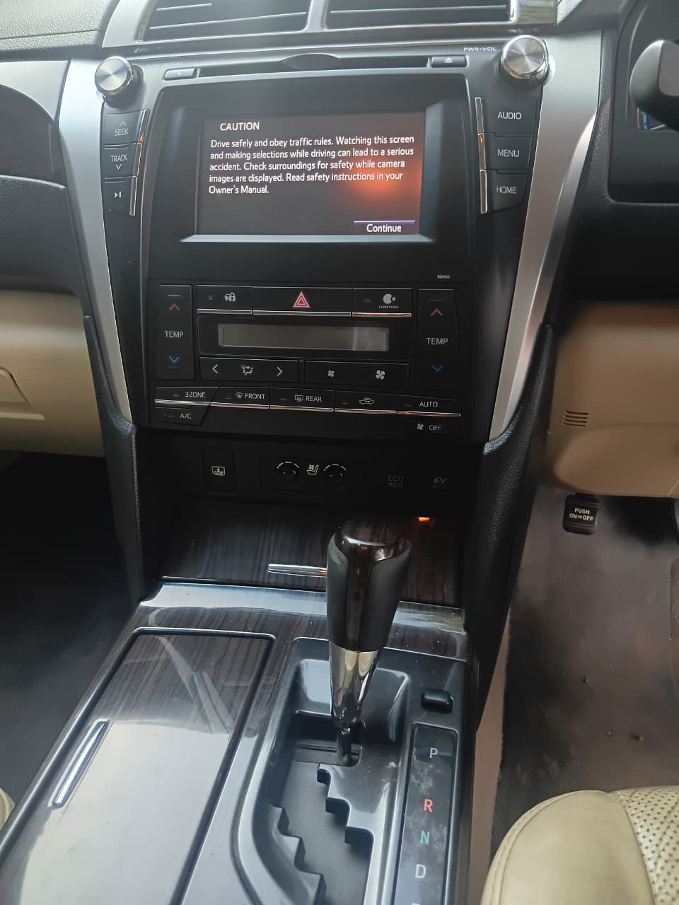 Toyota Camry - Image 8