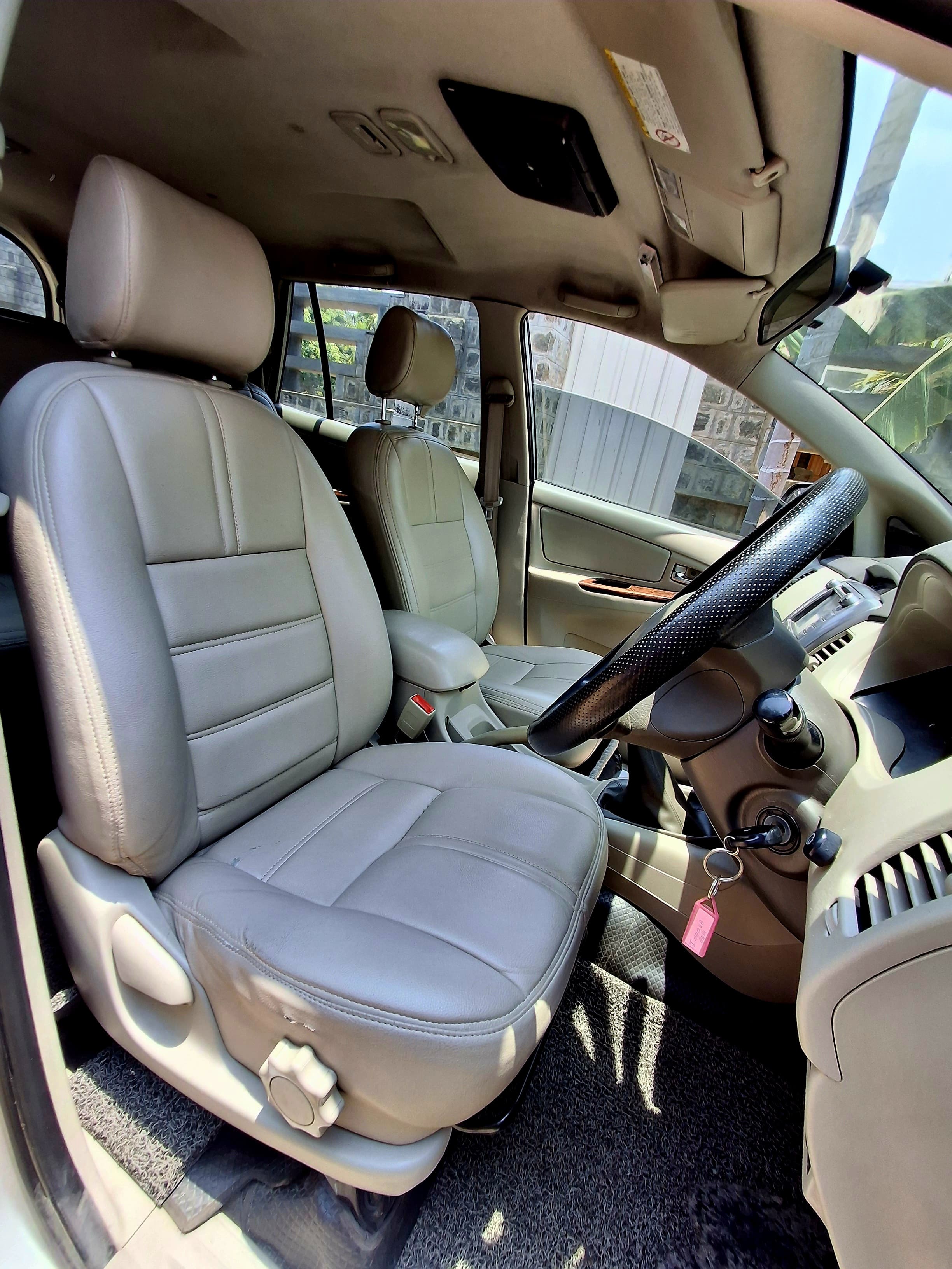 Toyota Innova - Image 5