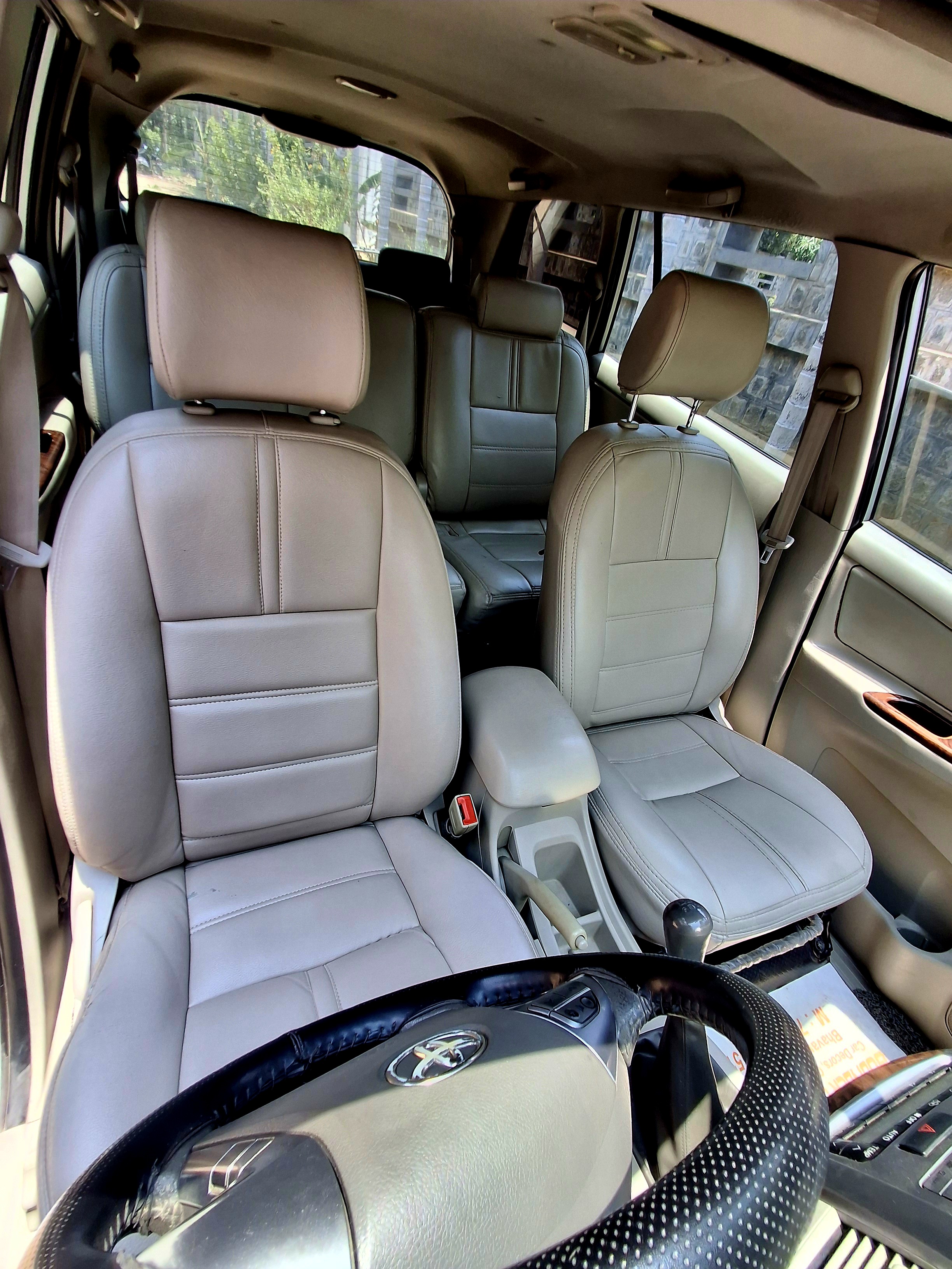 Toyota Innova - Image 7