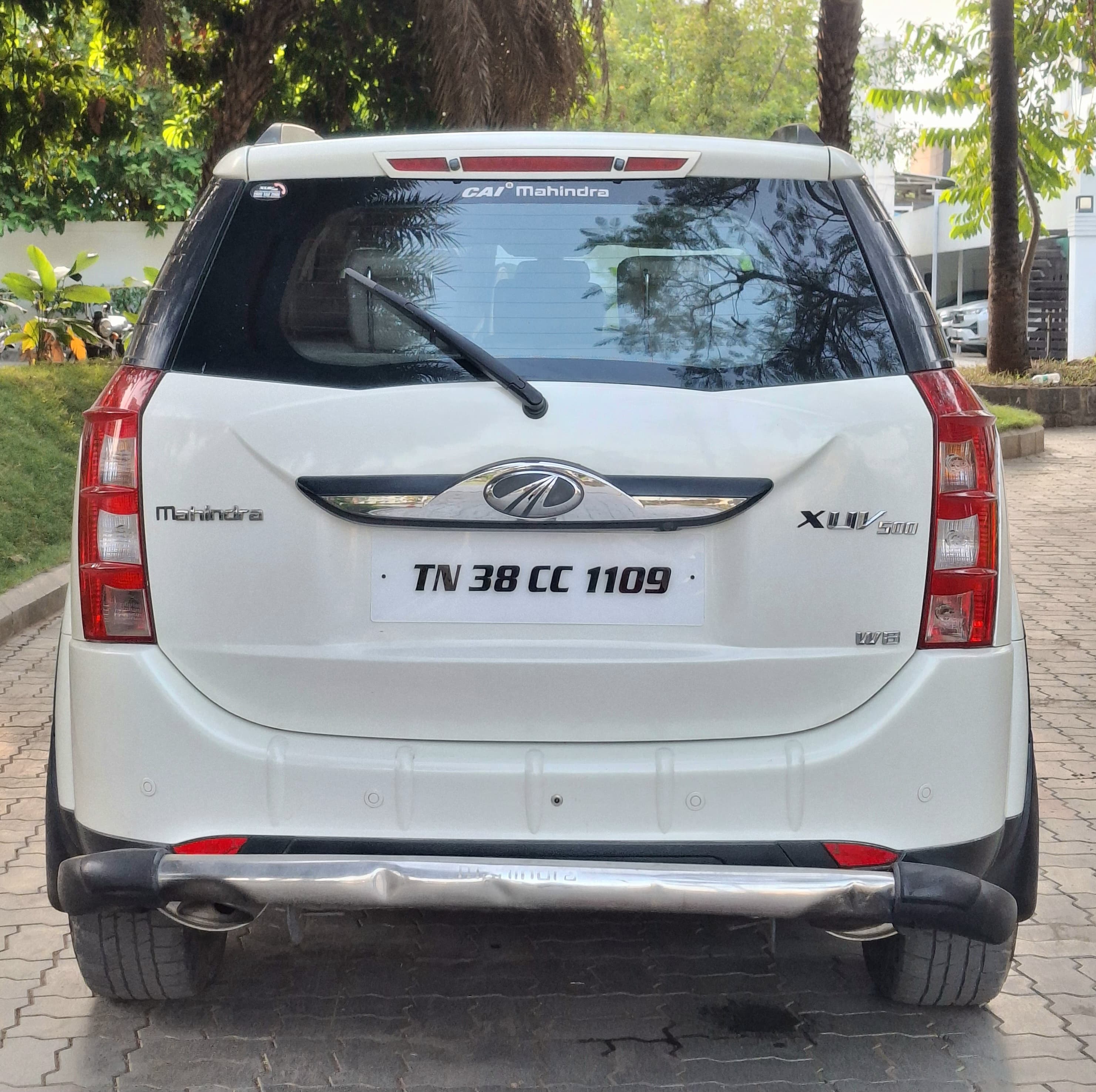 Mahindra XUV500 - Image 2