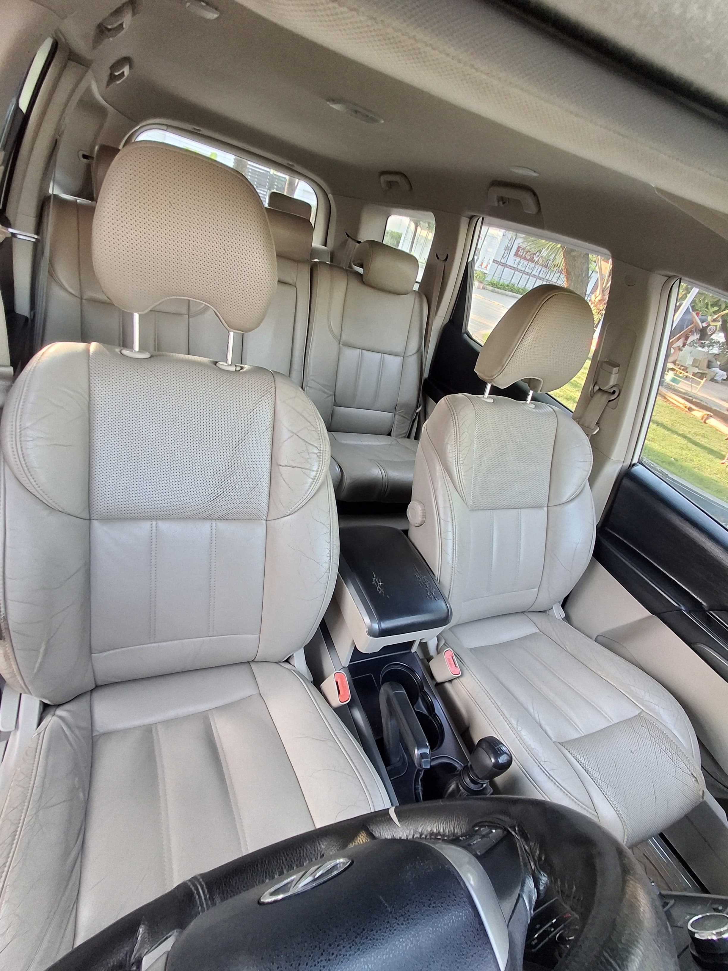 Mahindra XUV500 - Image 8