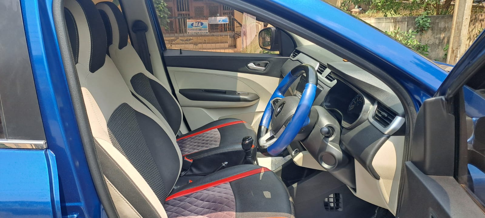 Renault Triber - Image 4