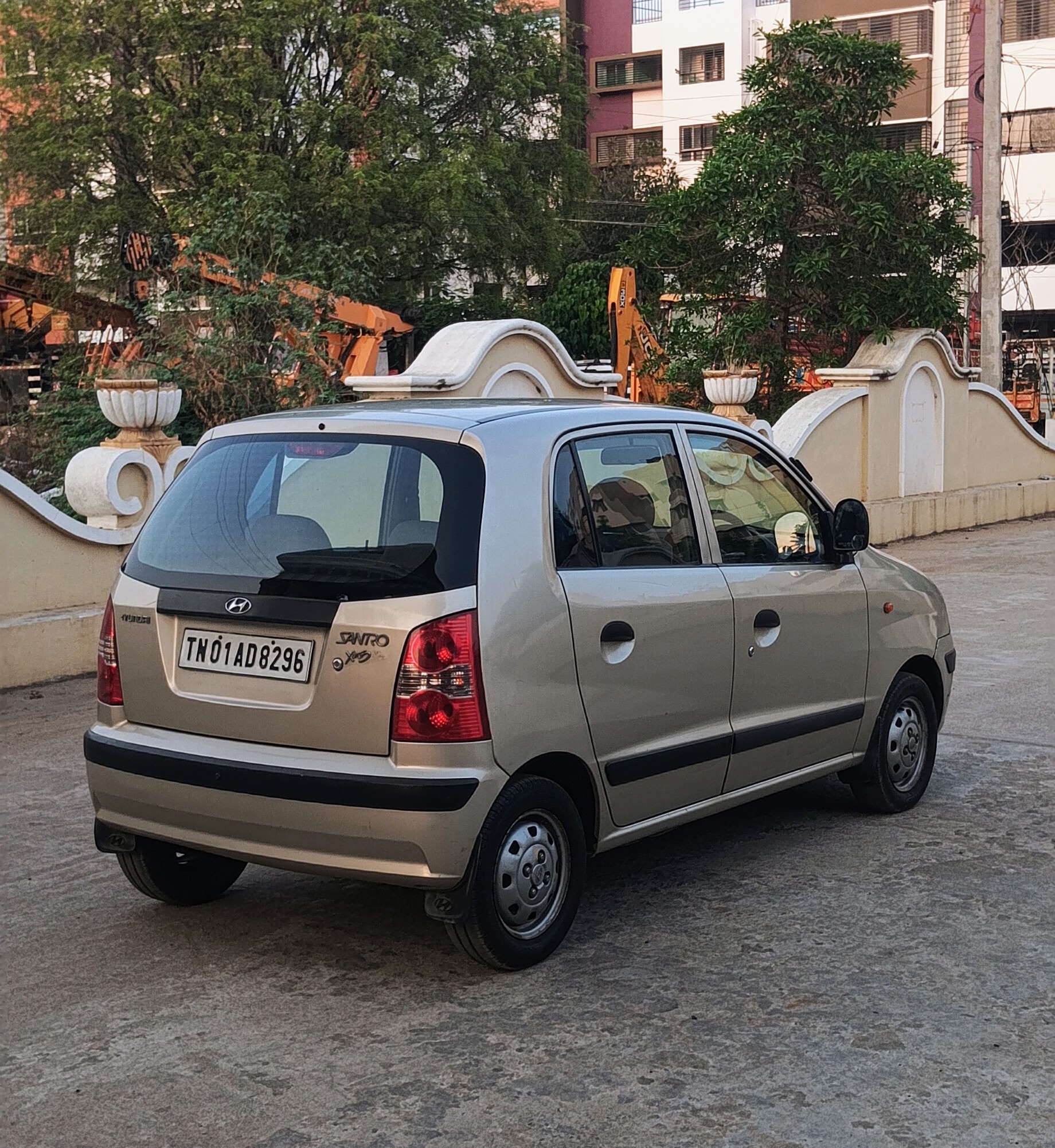 Hyundai Santro Xing - Image 5