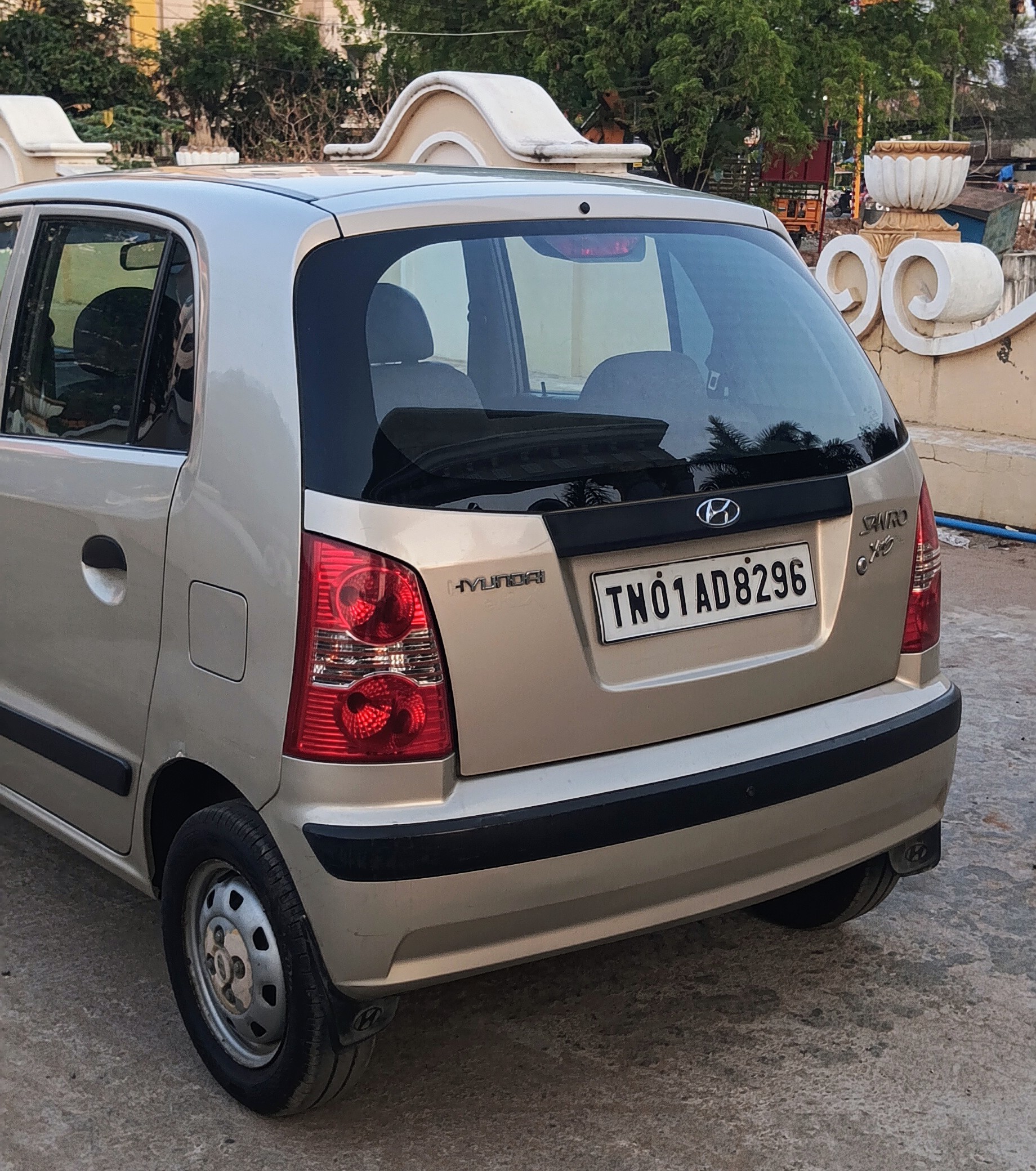 Hyundai Santro Xing - Image 7