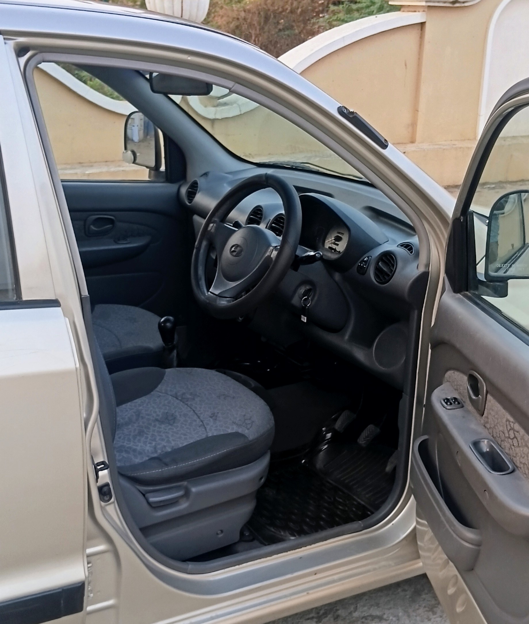 Hyundai Santro Xing - Image 14