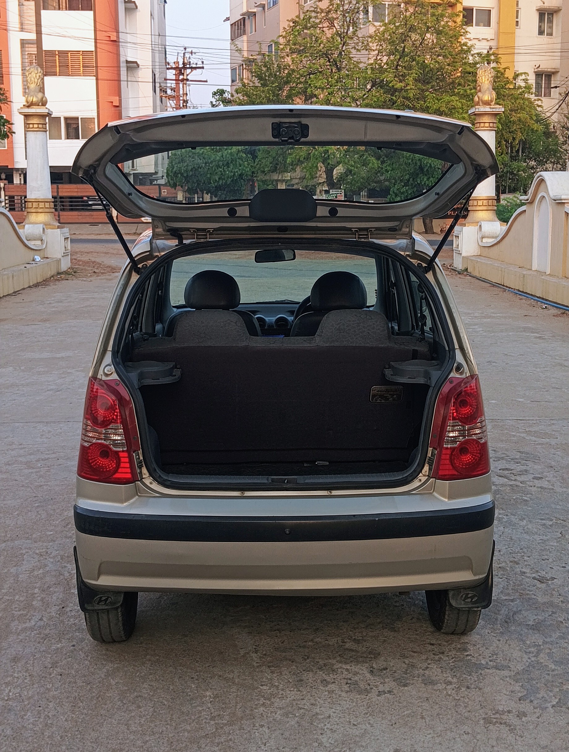 Hyundai Santro Xing - Image 9