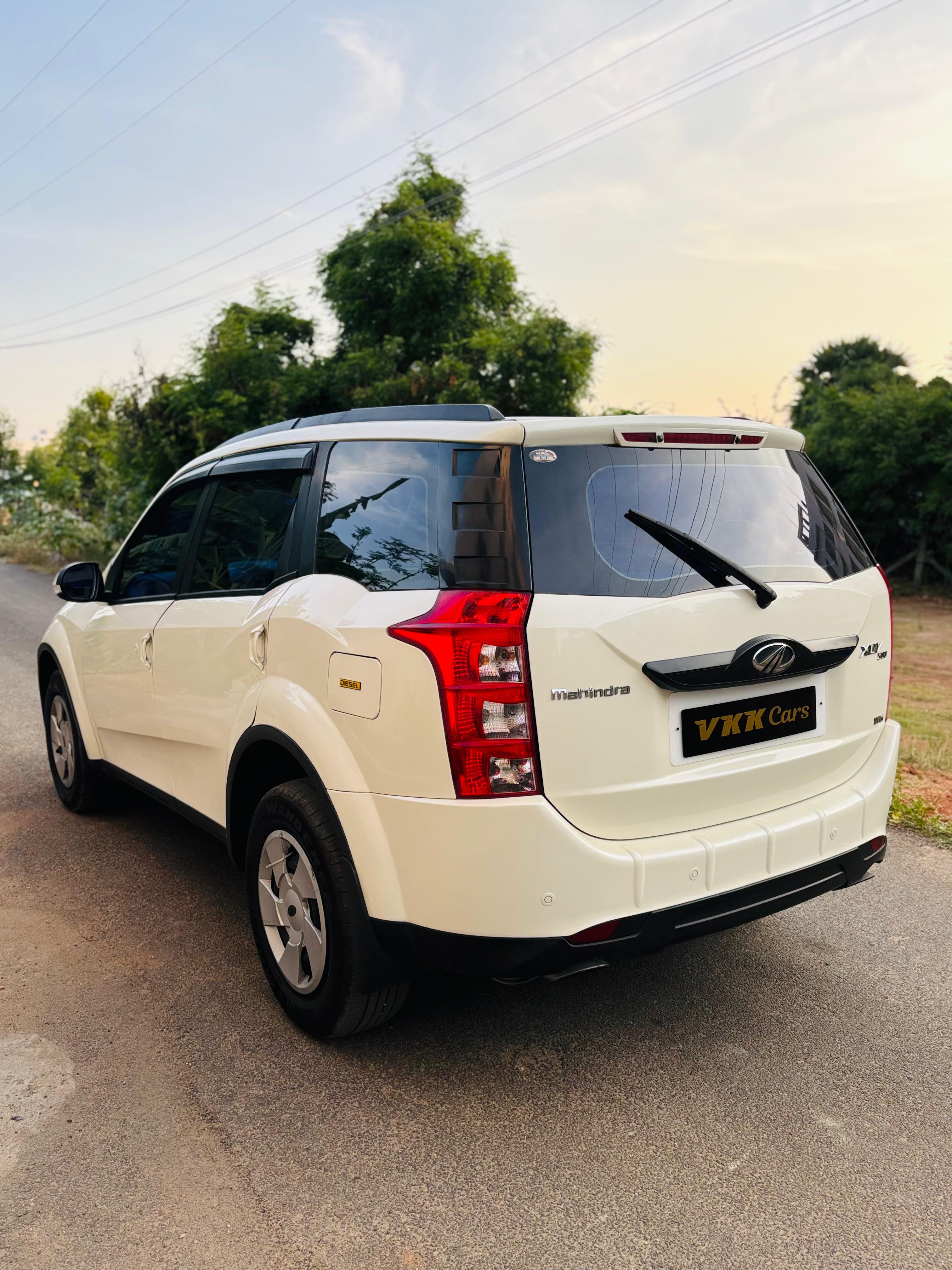 Mahindra XUV500 - Image 6