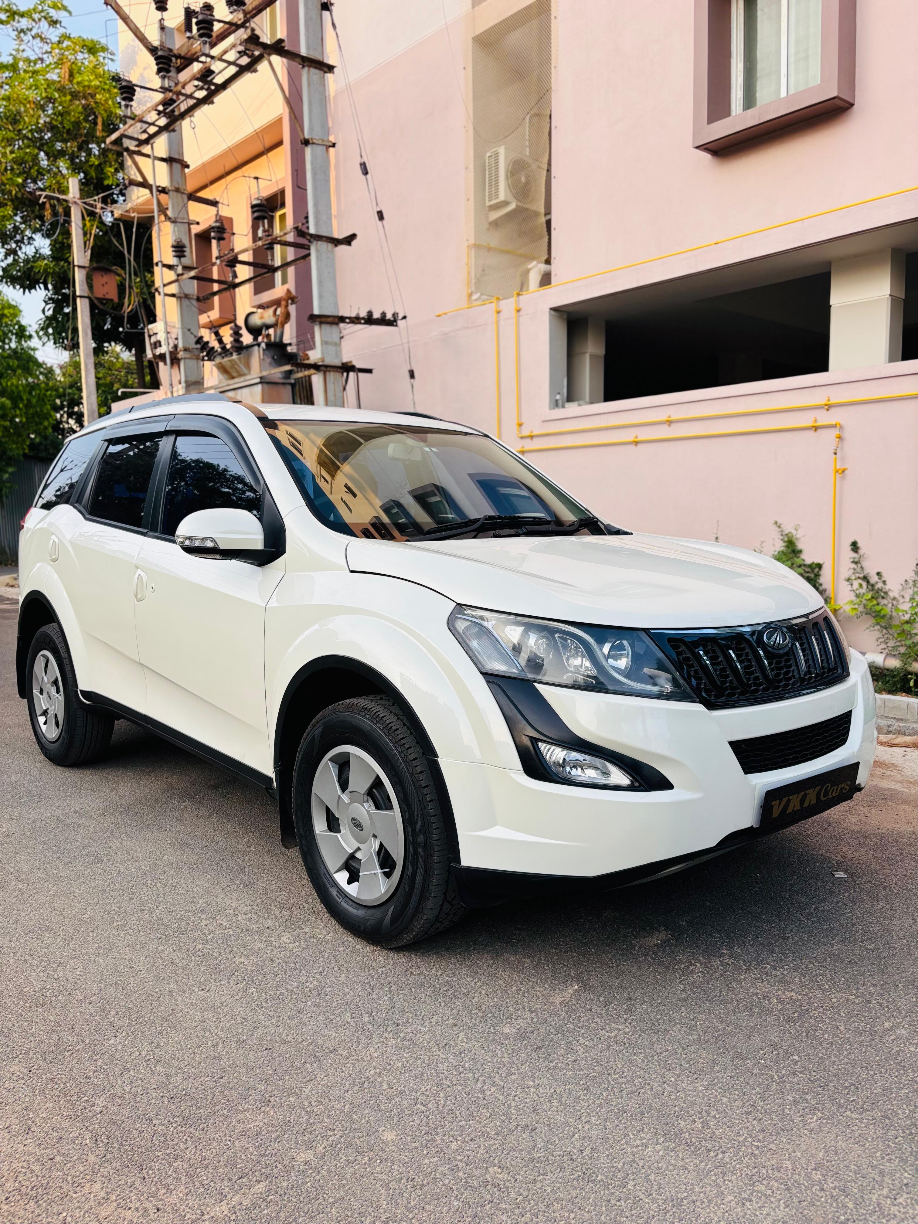 Mahindra XUV500 - Image 4