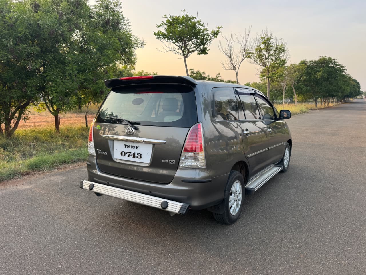 Toyota Innova - Image 2