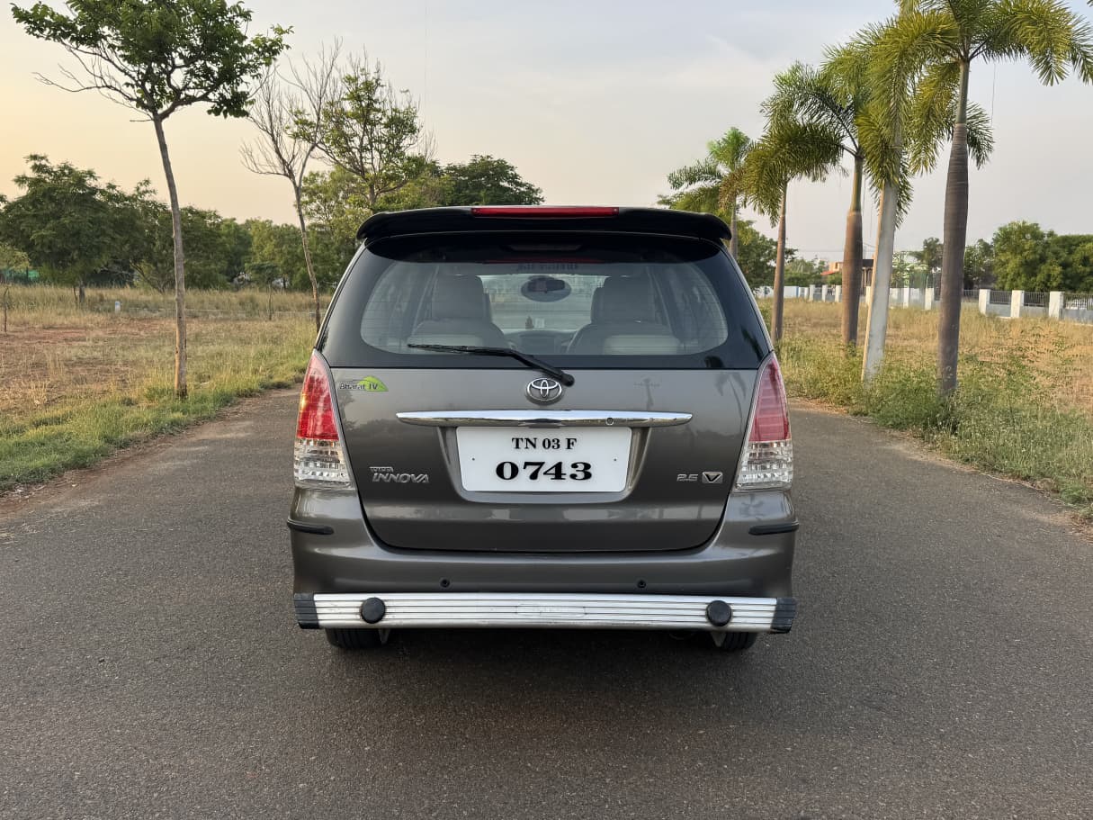 Toyota Innova - Image 7