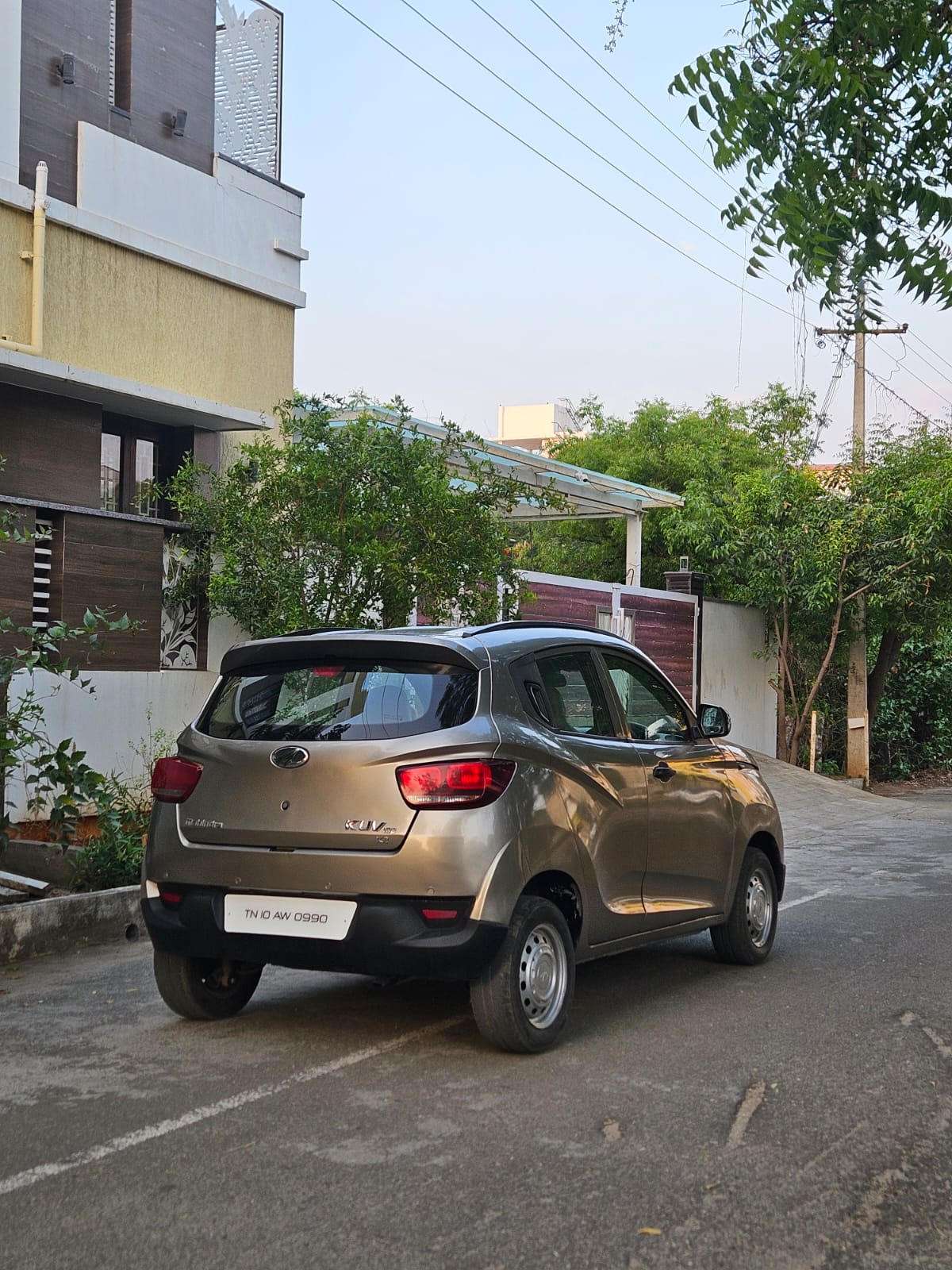 Mahindra KUV 100 - Image 6