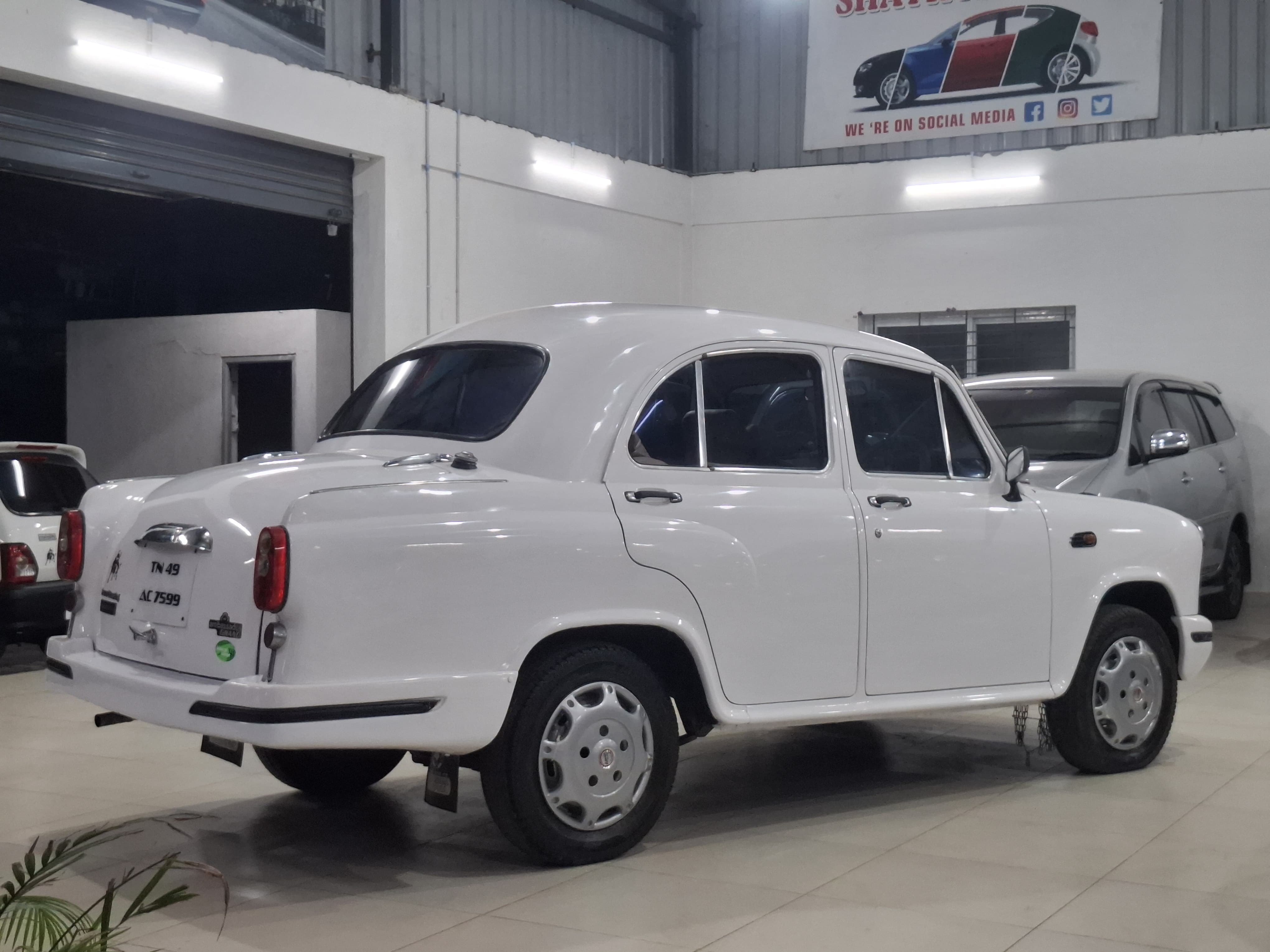 Hindustan Motors Ambassador - Image 6