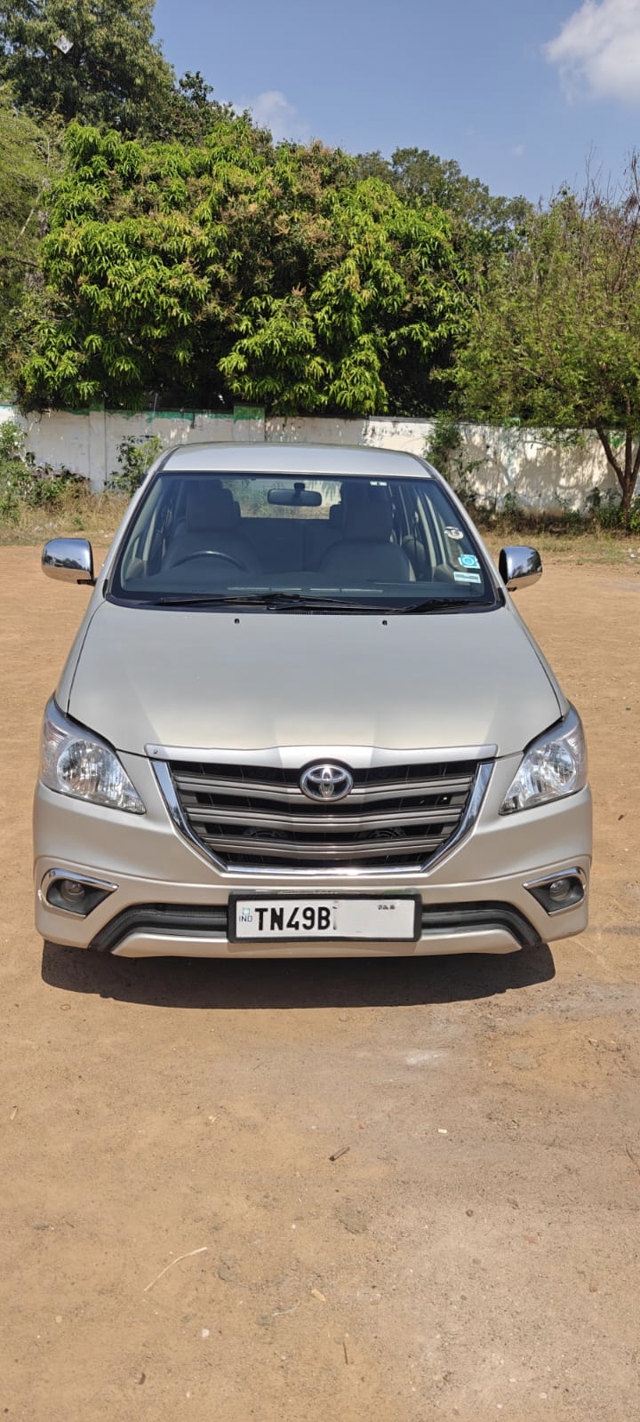Toyota Innova - Image 2