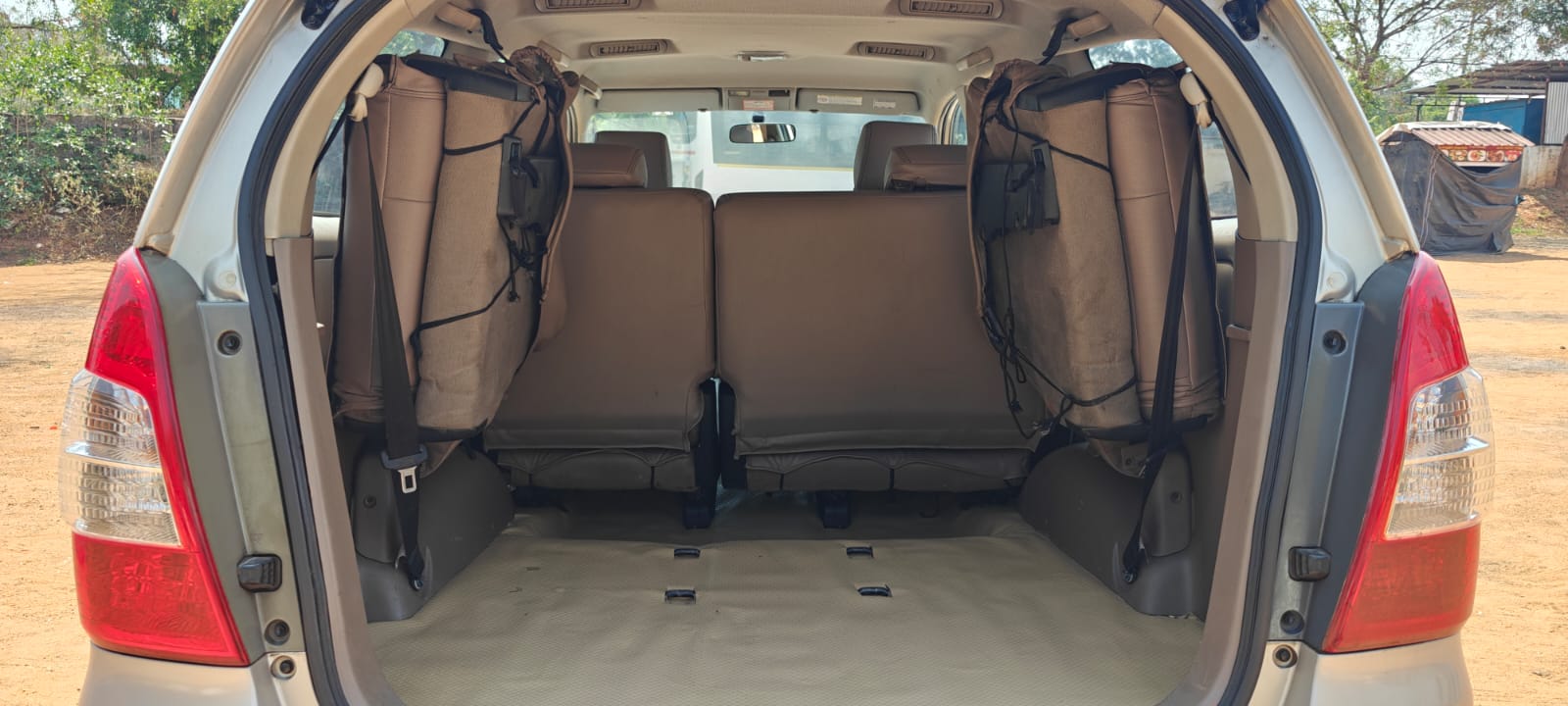 Toyota Innova - Image 8