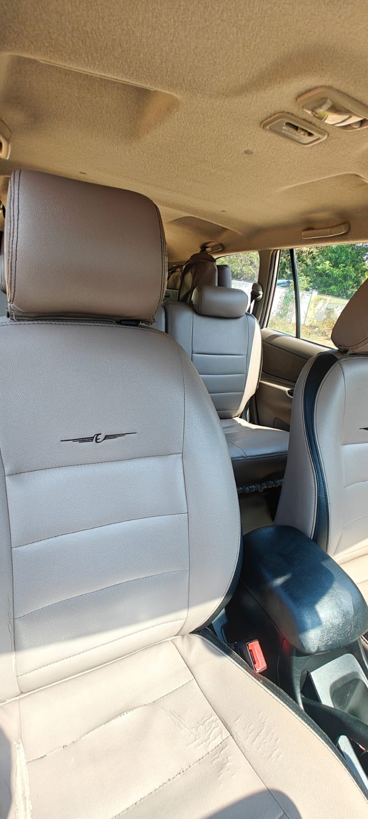 Toyota Innova - Image 9