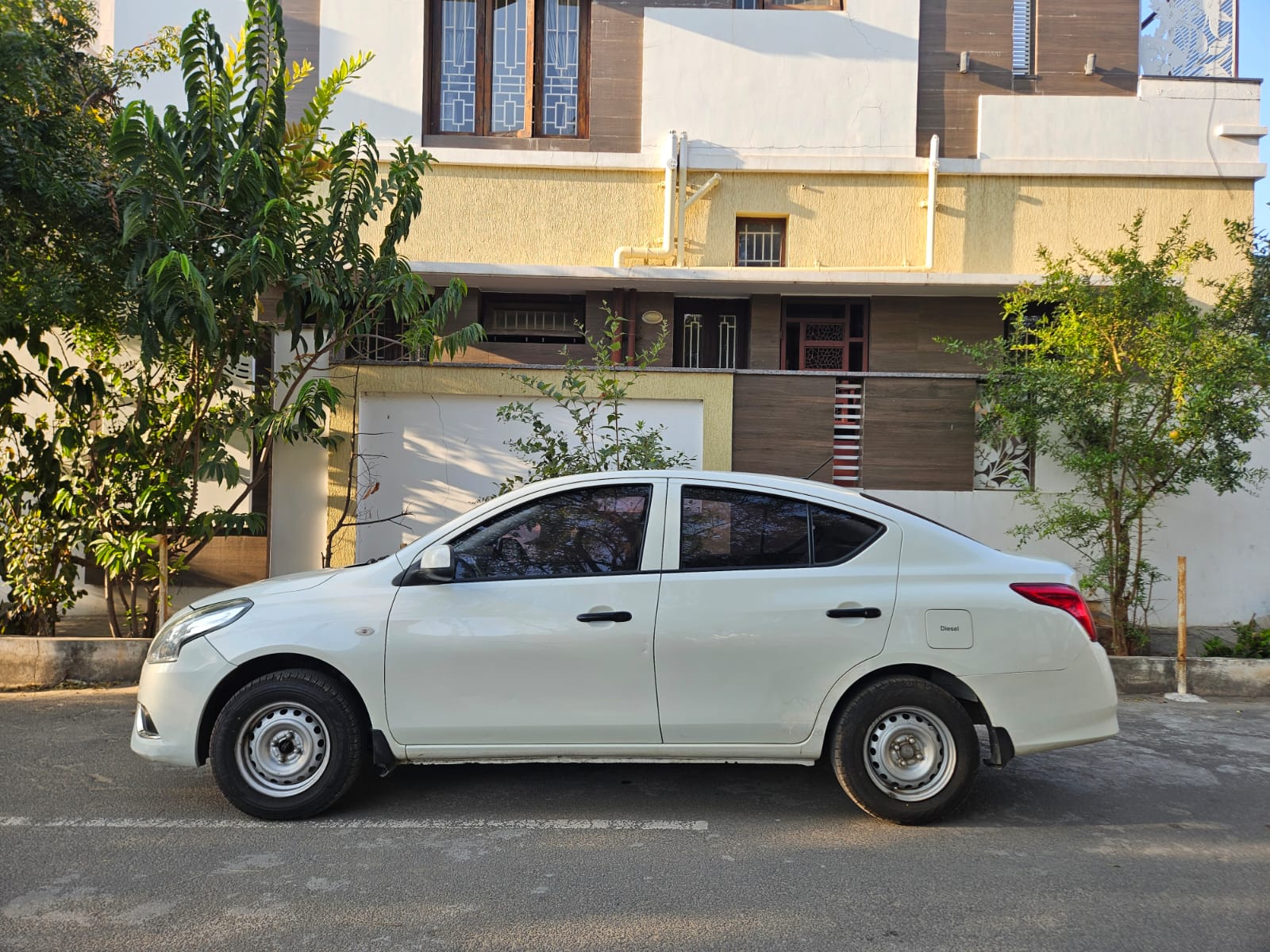 Nissan Sunny - Image 6