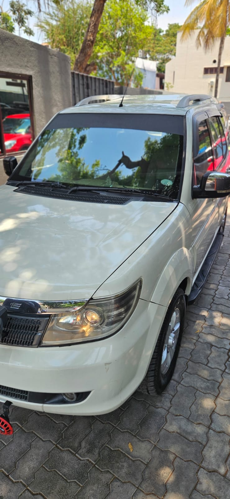 Tata Safari Storme