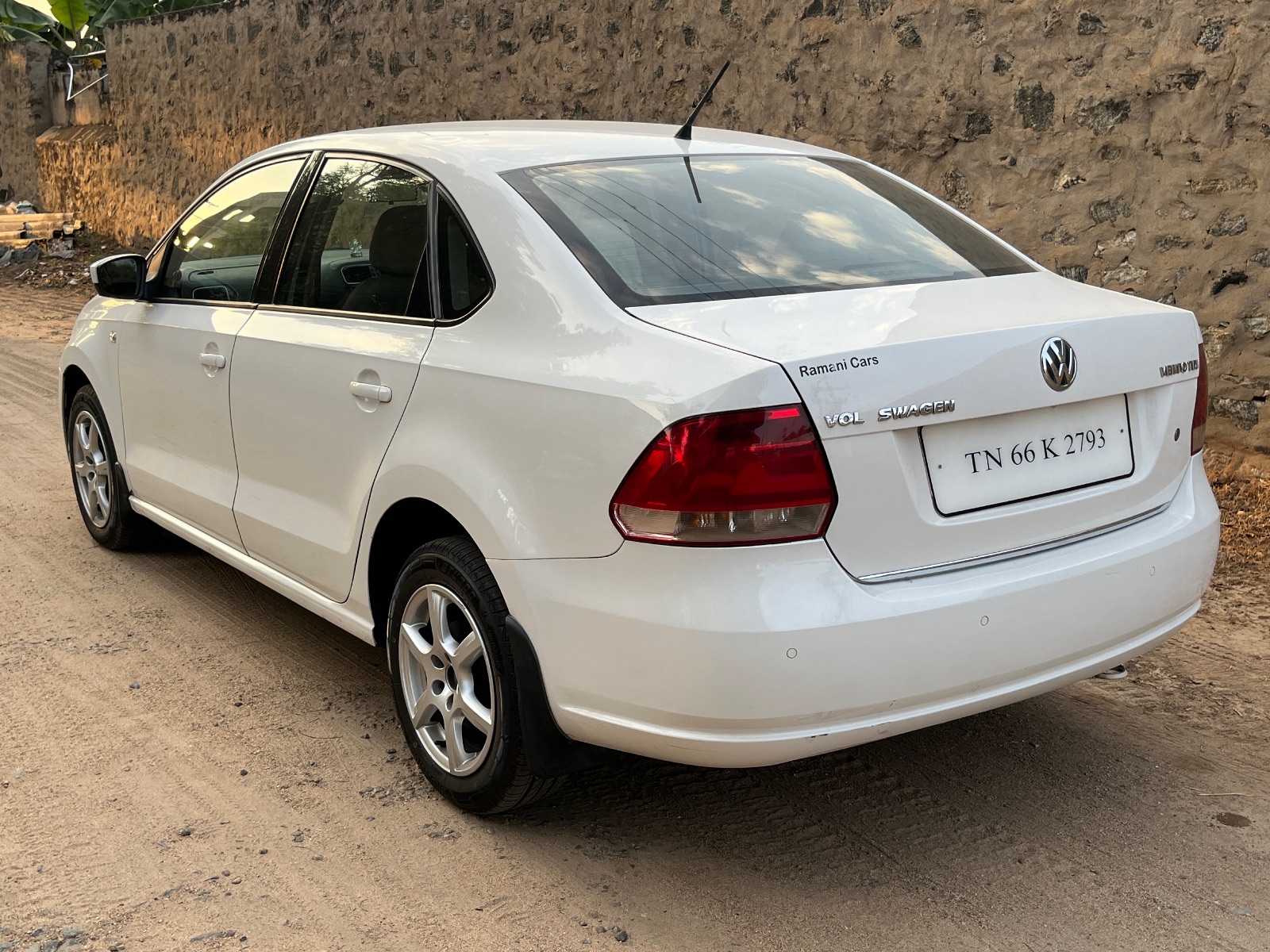 Volkswagen Vento - Image 4