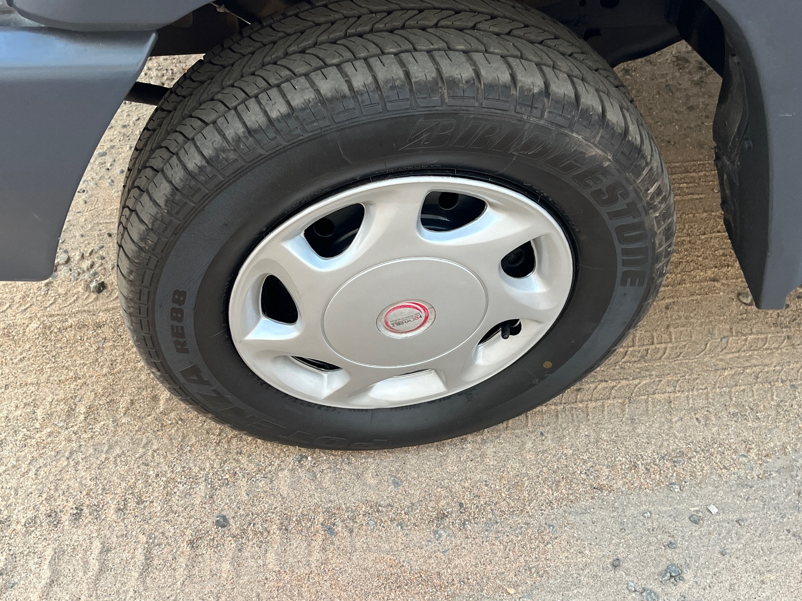 Toyota Qualis - Image 7