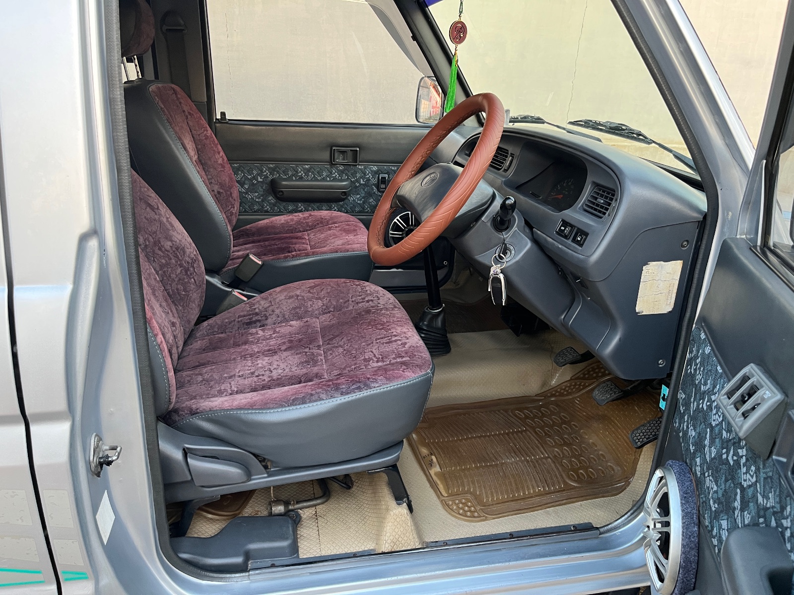 Toyota Qualis - Image 9