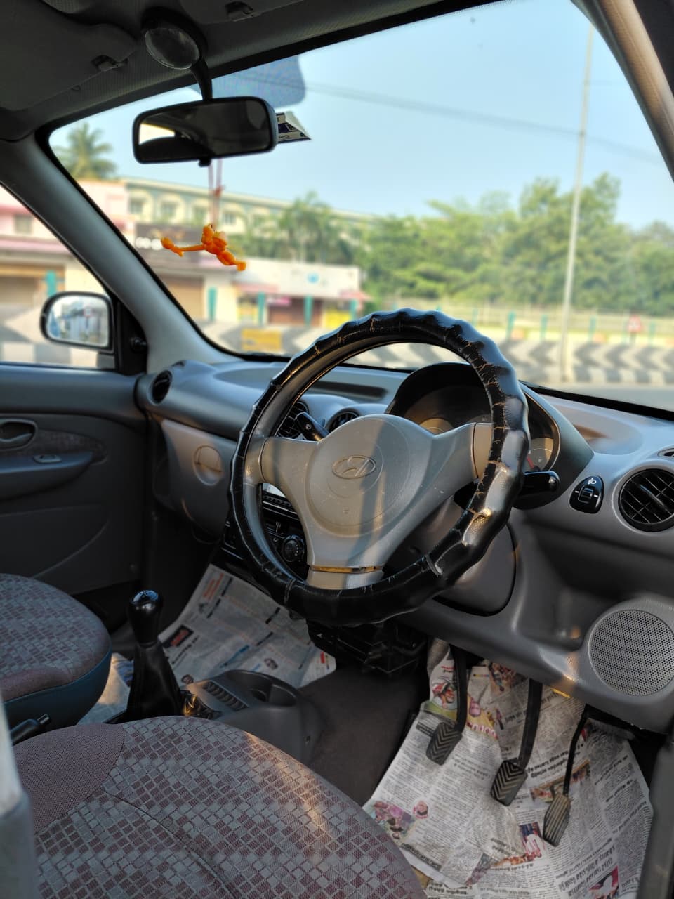 Hyundai Santro Xing - Image 2