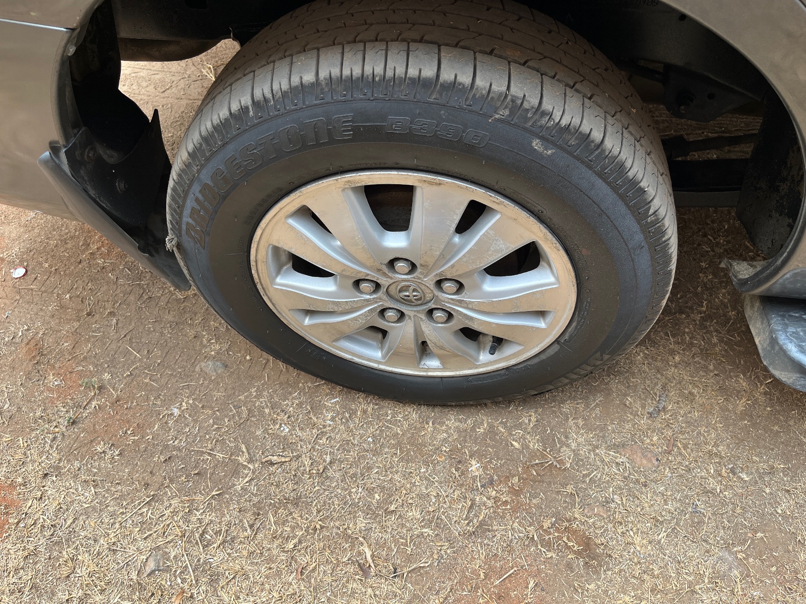 Toyota Innova - Image 3