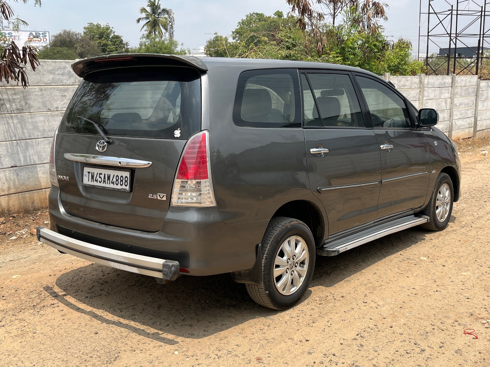 Toyota Innova - Image 6