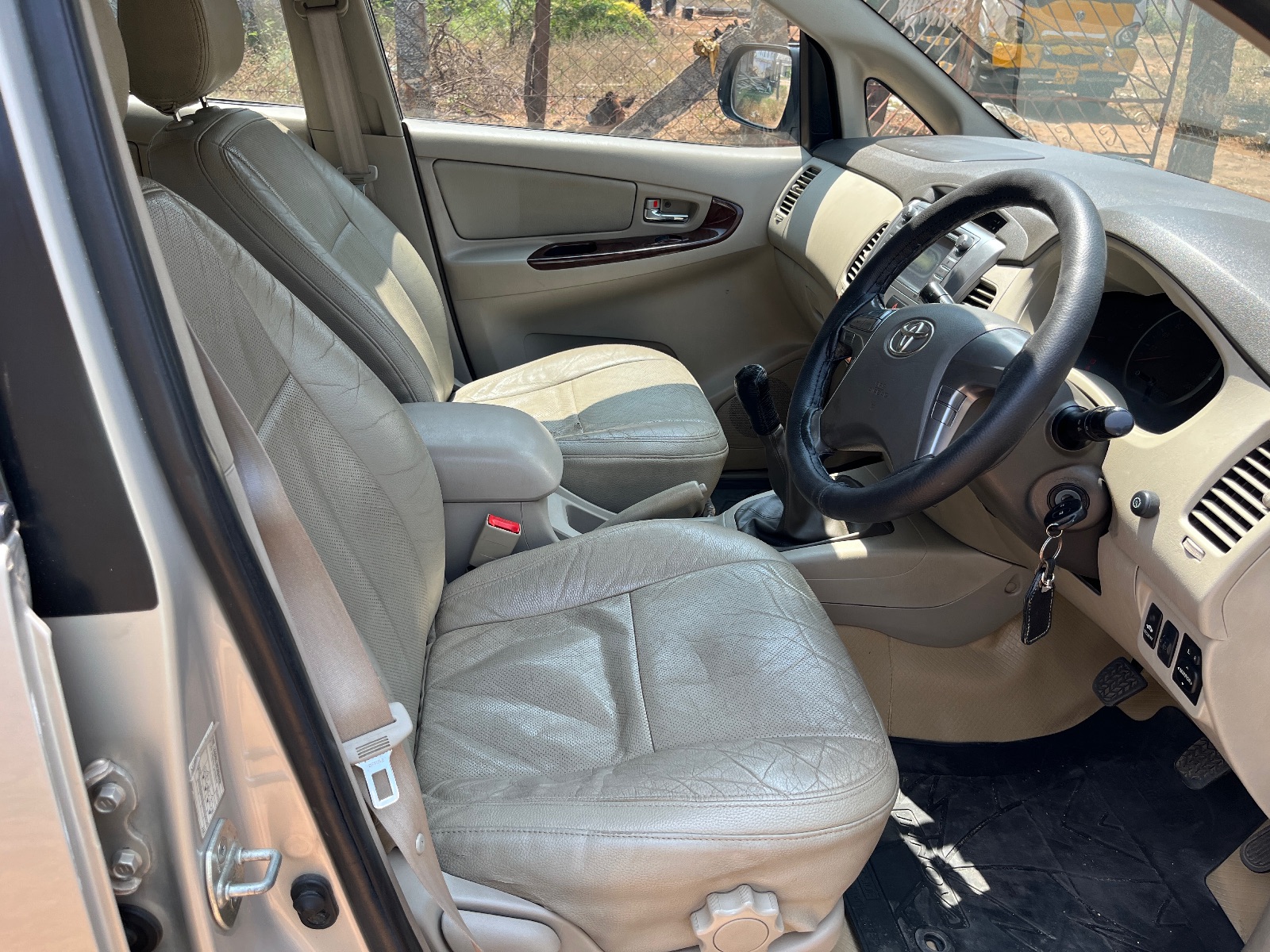 Toyota Innova - Image 4