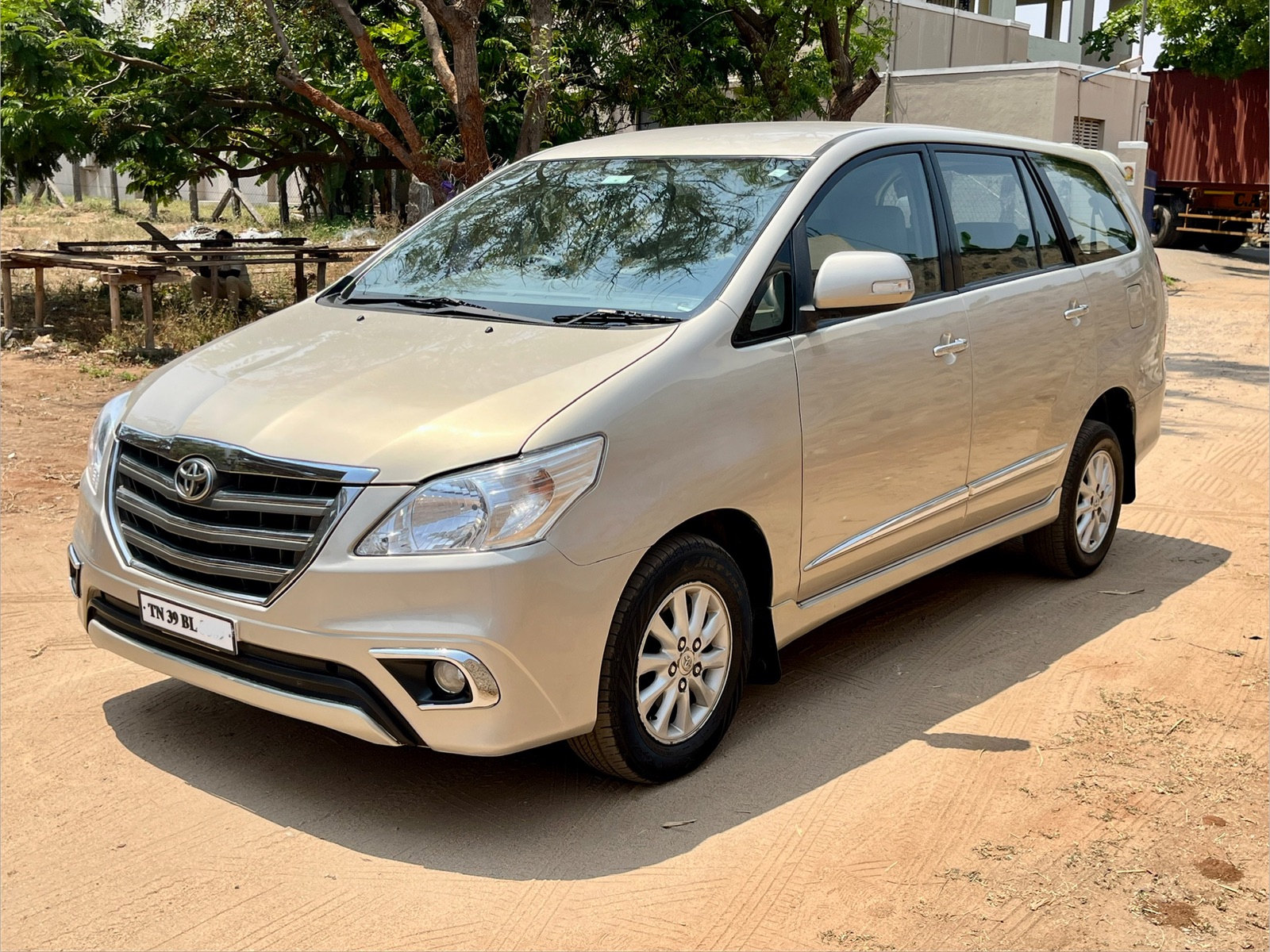 Toyota Innova - Image 5