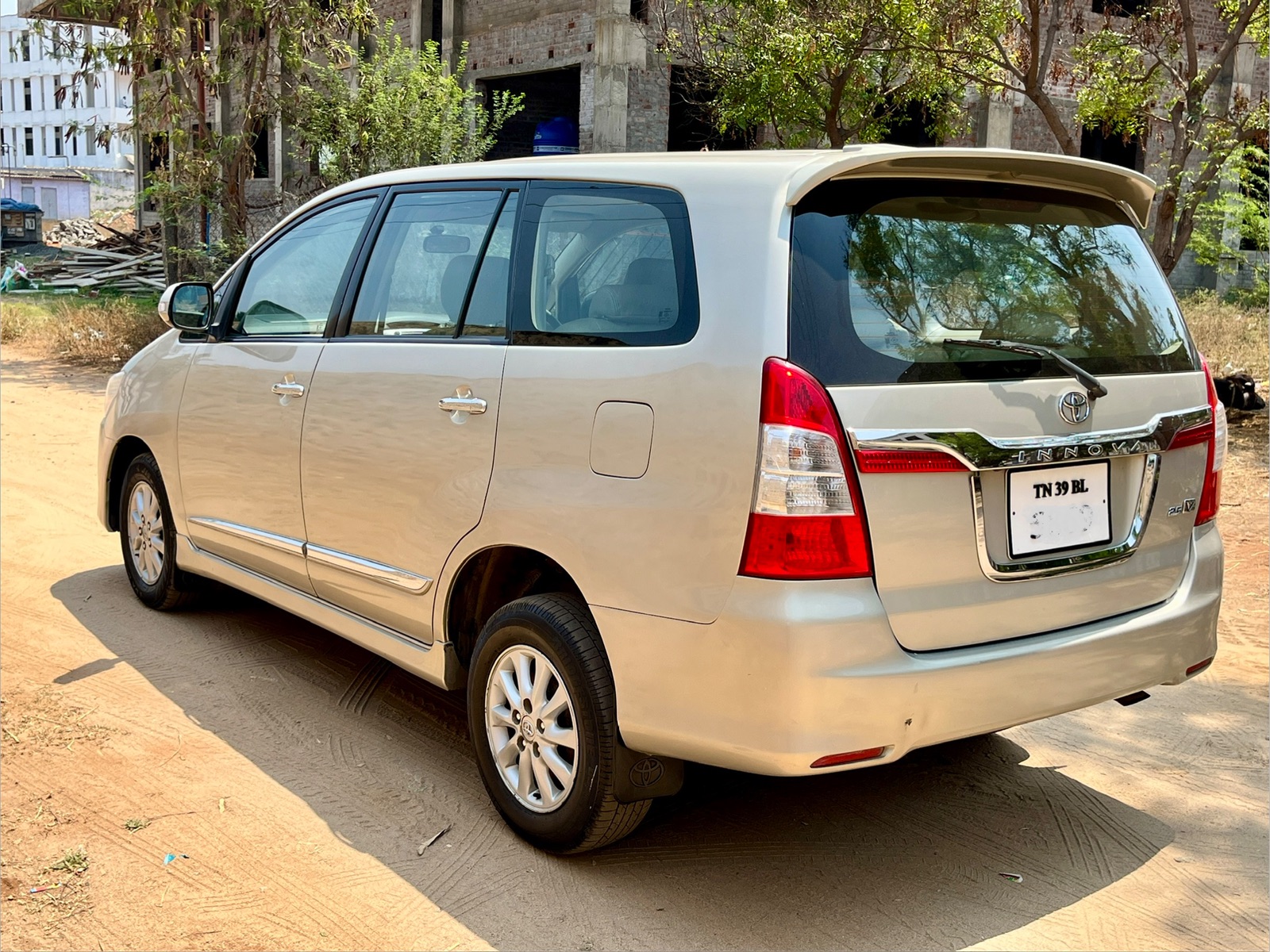 Toyota Innova - Image 8