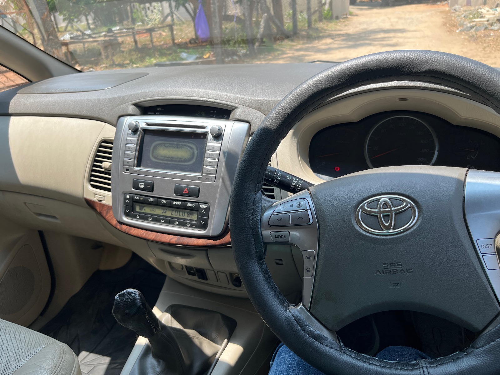 Toyota Innova - Image 7