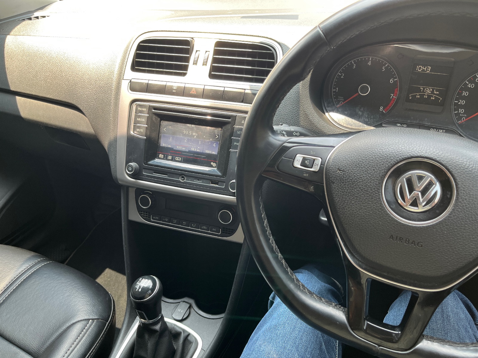 Volkswagen Polo - Image 9